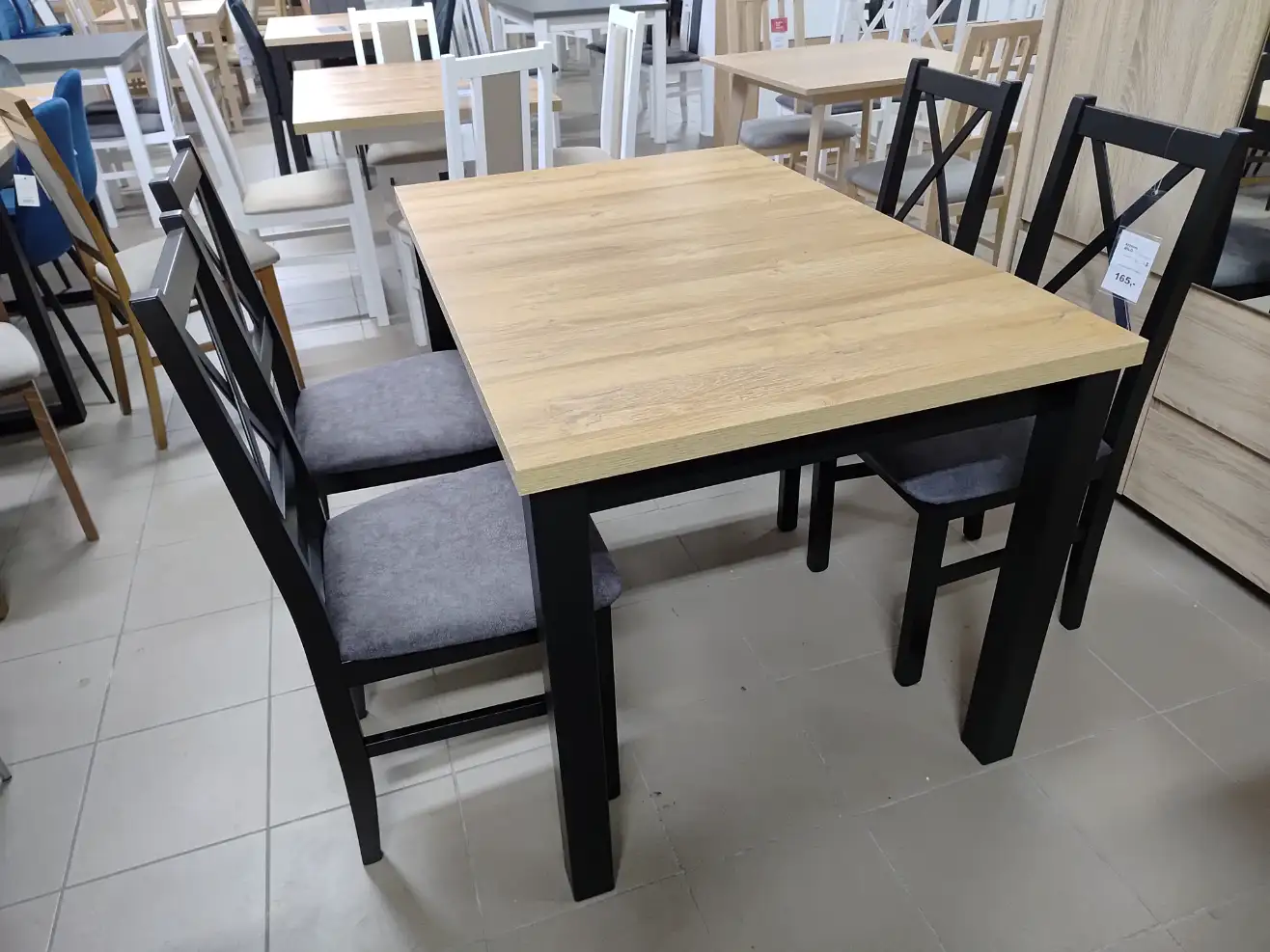 STÓŁ + 4 KRZESŁA STÓŁ + 4 KRZESŁA