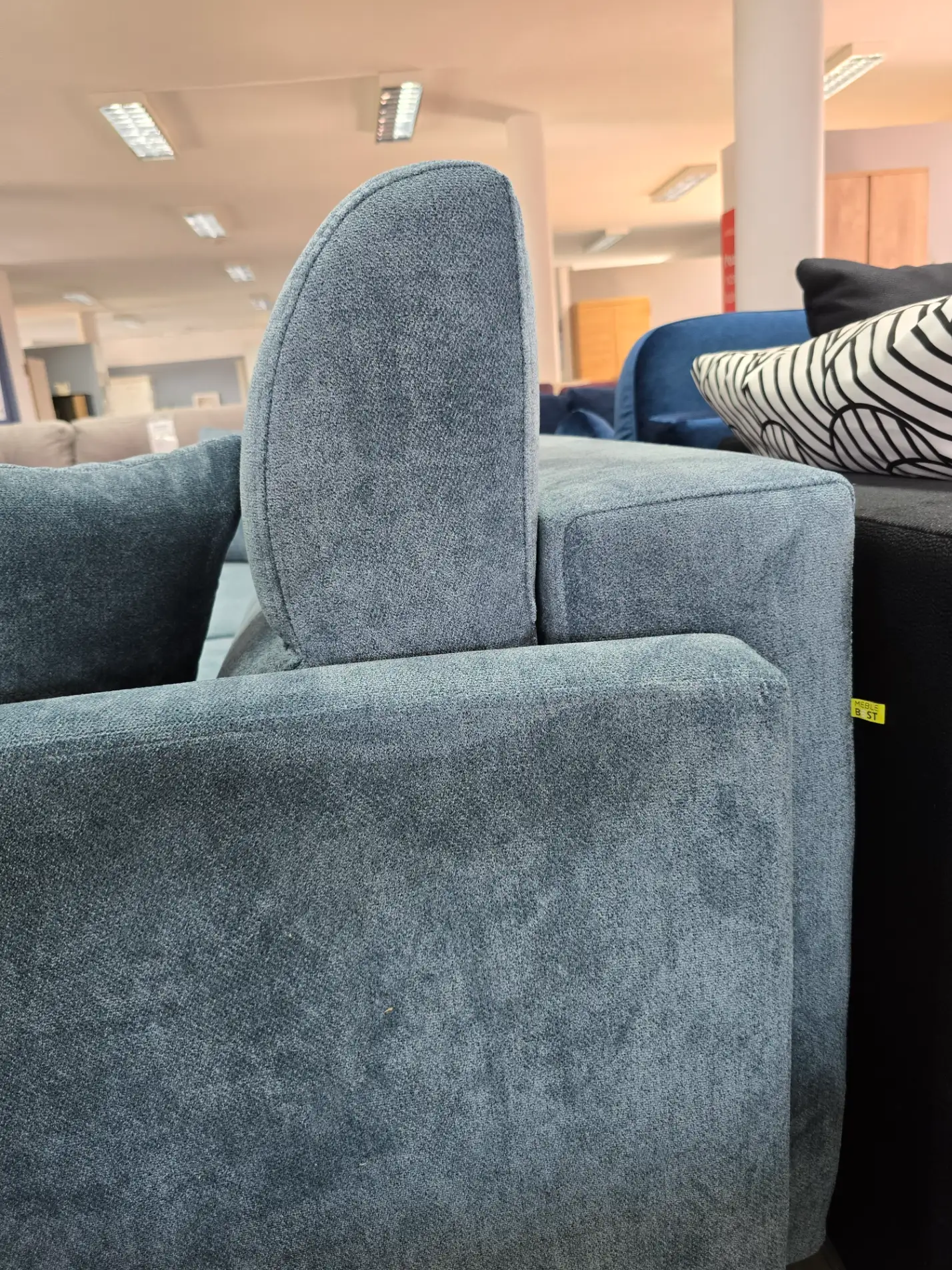 Best Meble Sofa CARMEN z funkcja spania DL i pojemnikiem granatowa