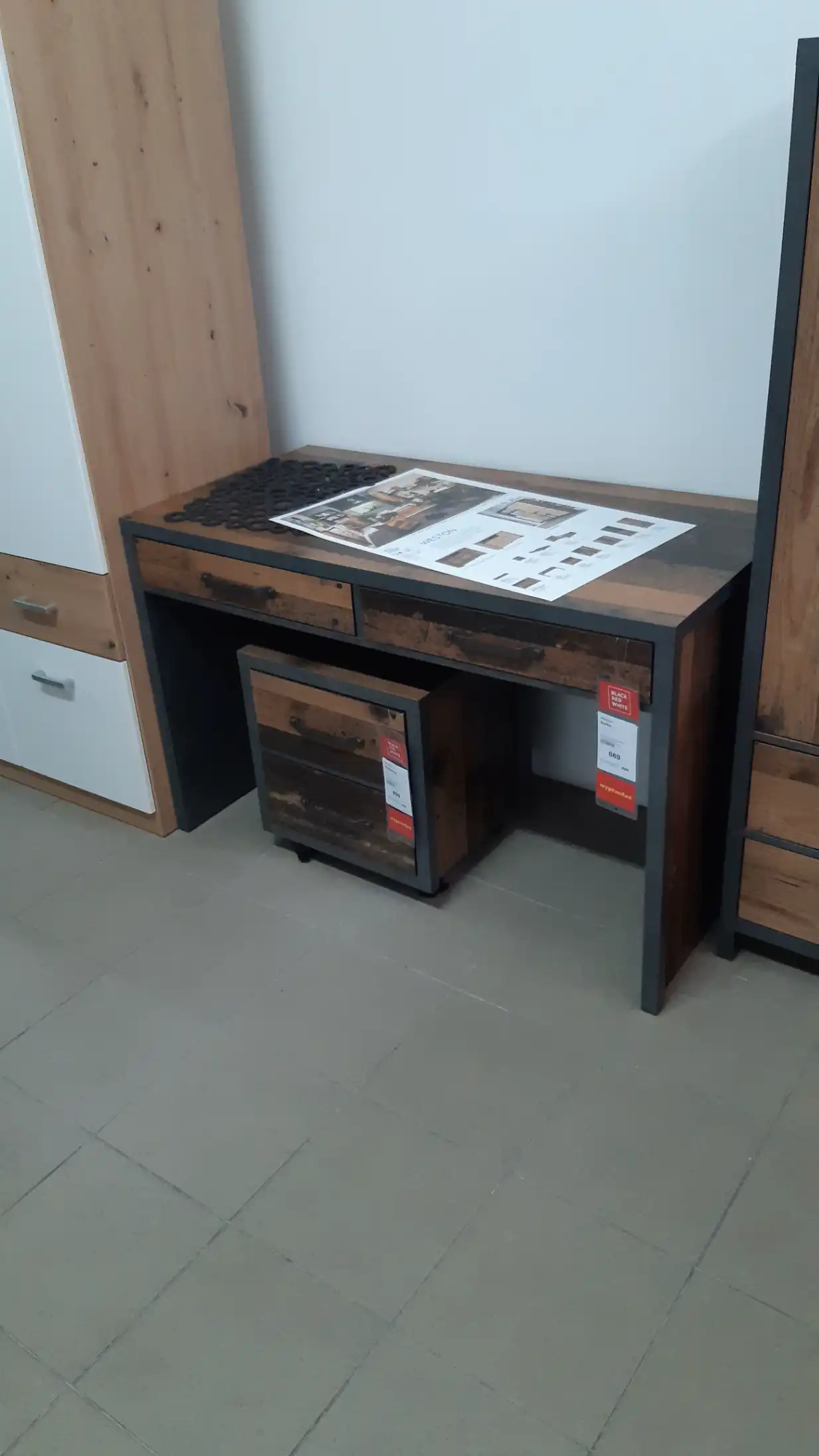 KONTENEREK DO BIURKA 