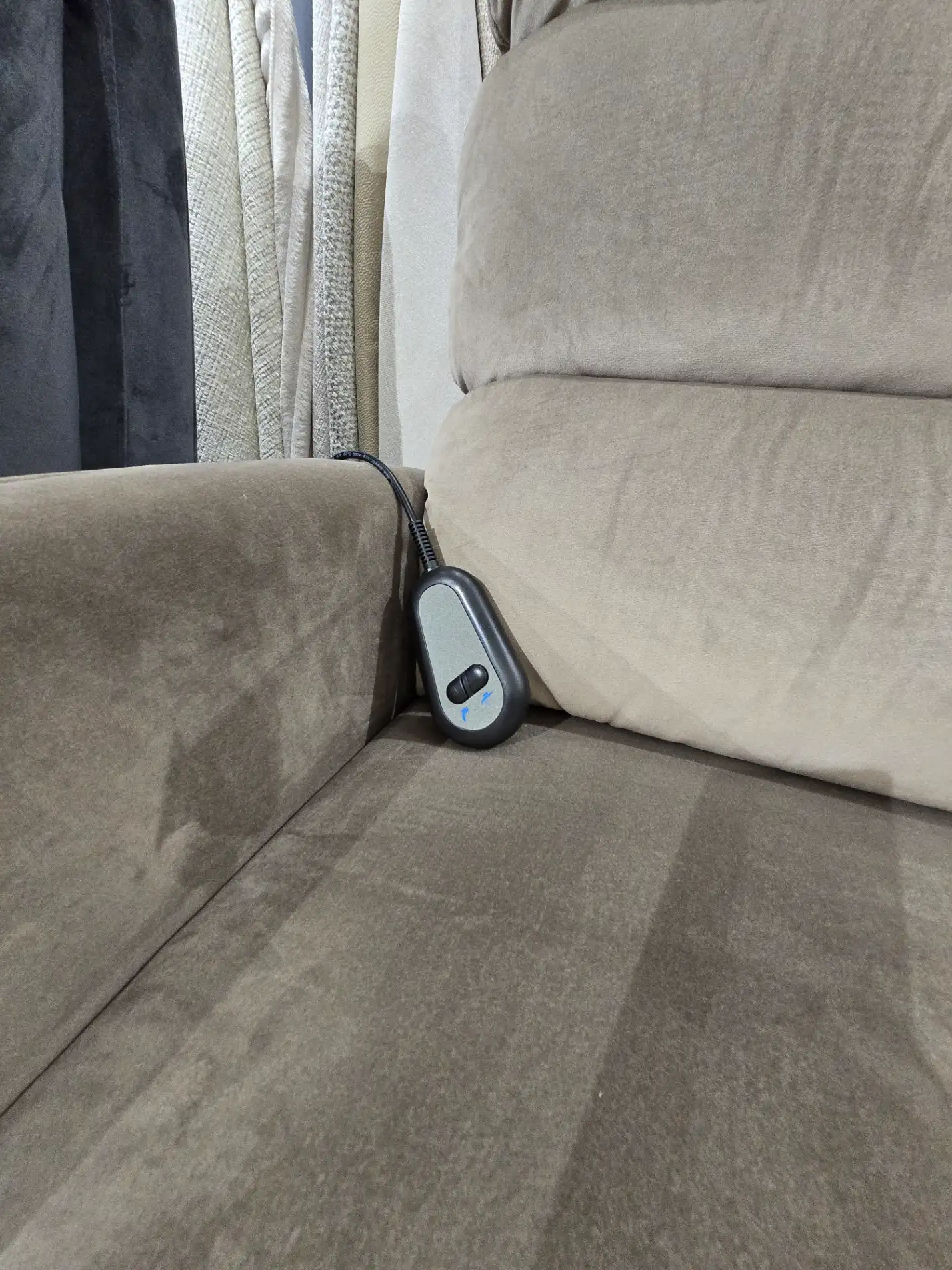 Halmar Fotel relaks JAMAL wypoczynkowy z USB relax rozkładany elektrycznie