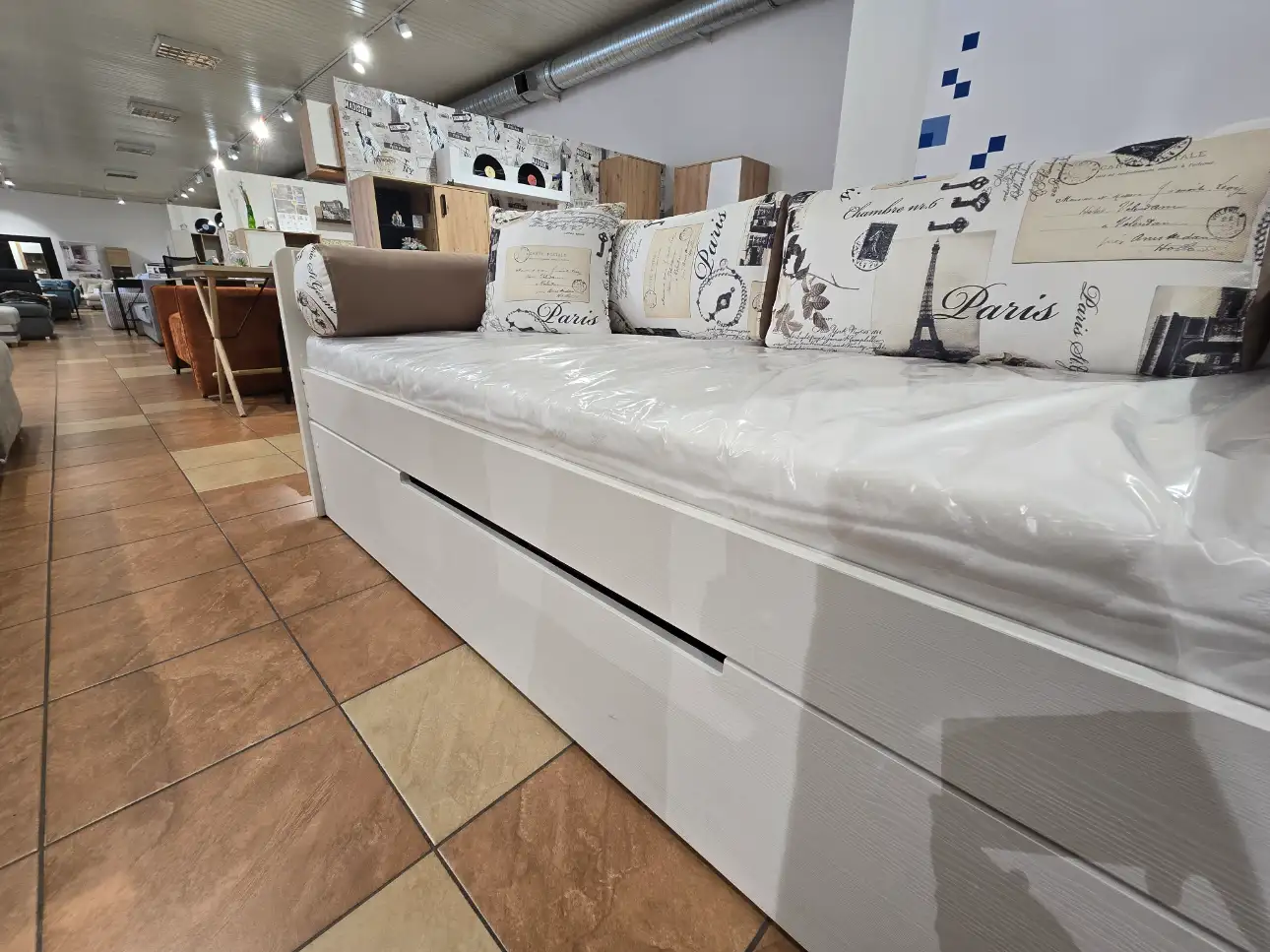 Dolmar Meble Łóżko BORYS z Szufladą 90 x 200 B1 + B2 + materac bonellowy sosna barwiona na biel