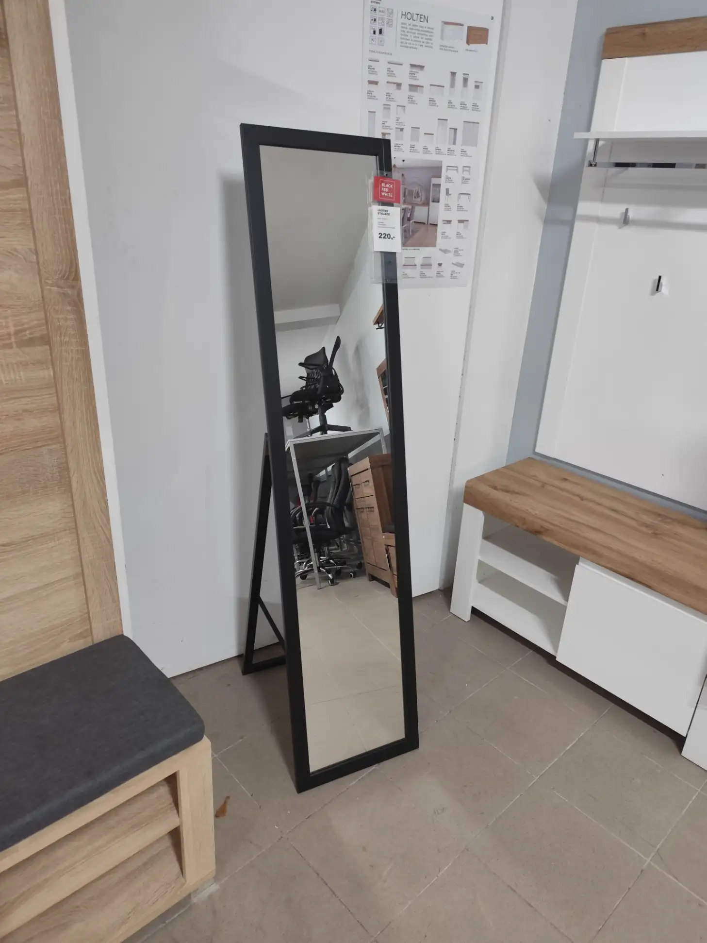 Lustro stojące czarne 156 x 36 cm rama Lustro stojące czarne 156 x 36 cm rama