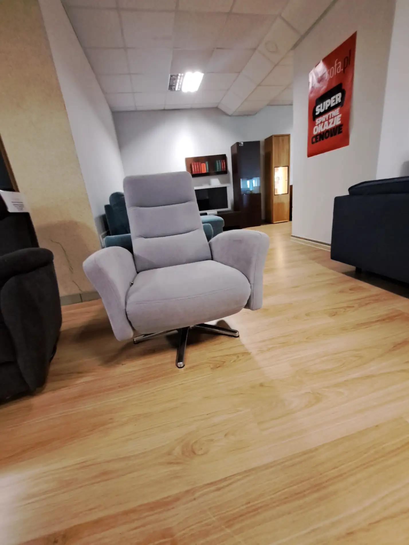 Vero Fotel z relaxem BASILICO 1RPO2 v. II z kieszenią na piloty