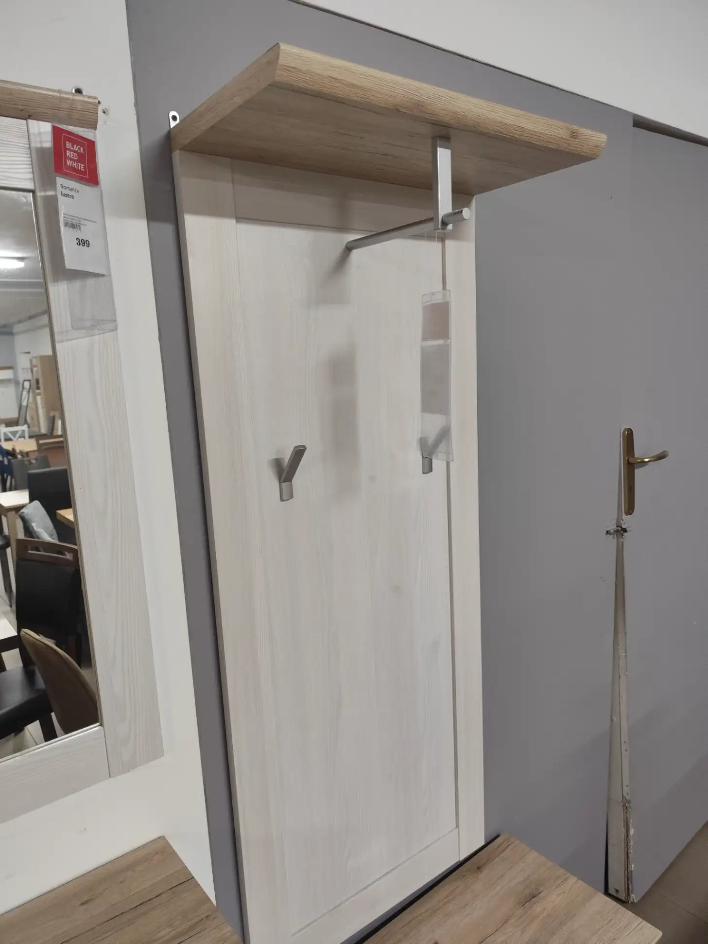 Black Red White Wieszak ścienny ROMANCE dąb san remo jasny Black Red White Wieszak ścienny ROMANCE dąb san remo jasny