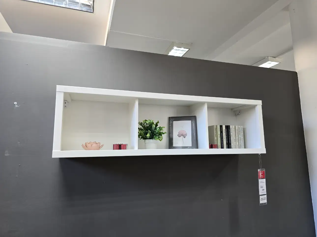 Black Red White Szafka wisząca KASPIAN 143 cm otwarta biała