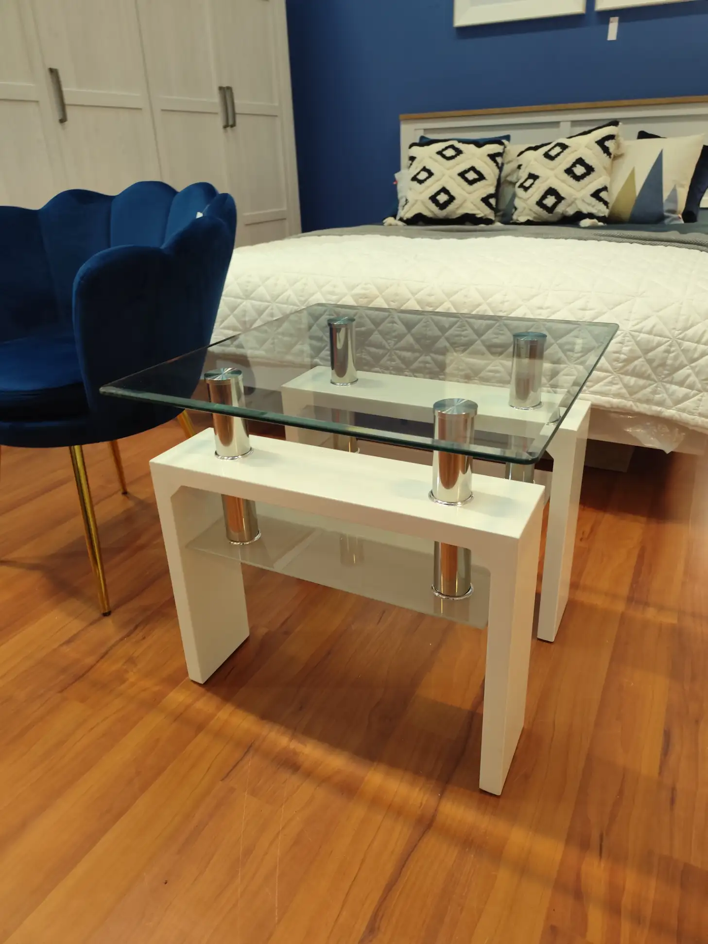 Stolik kwadratowy A08 ława szklana biała 60 x 60 cm