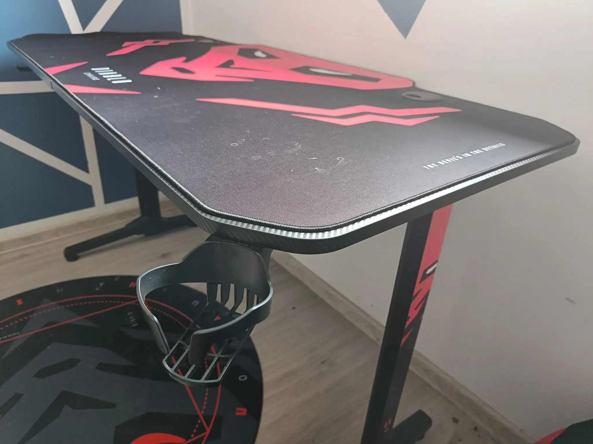 Biurko gamingowe DIABLO Chairs X-Mate 1400 140 cm (z matą podłogową)