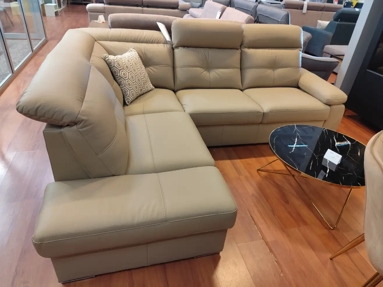 Bydgoskie Meble Narożnik LEGEND skóra naturalna z funkcją spania i pojemnikiem 269 x 215 cm Bydgoskie Meble Narożnik LEGEND skóra naturalna z funkcją spania i pojemnikiem 269 x 215 cm