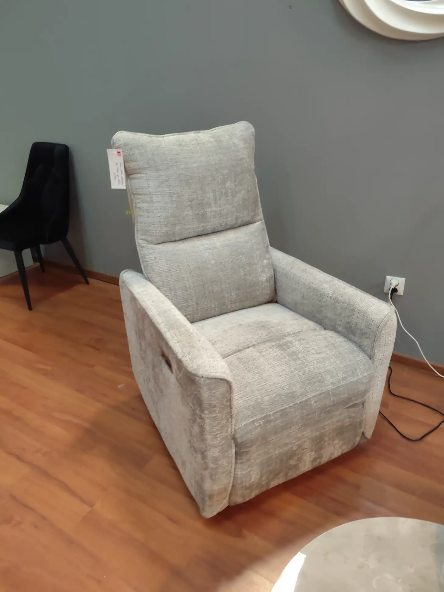 Meble Best Fotel z relaksem SOHO z funkcją relaks rozkładany elektryczny wypoczynkowy szary Meble Best Fotel z relaksem SOHO z funkcją relaks rozkładany elektryczny wypoczynkowy szary