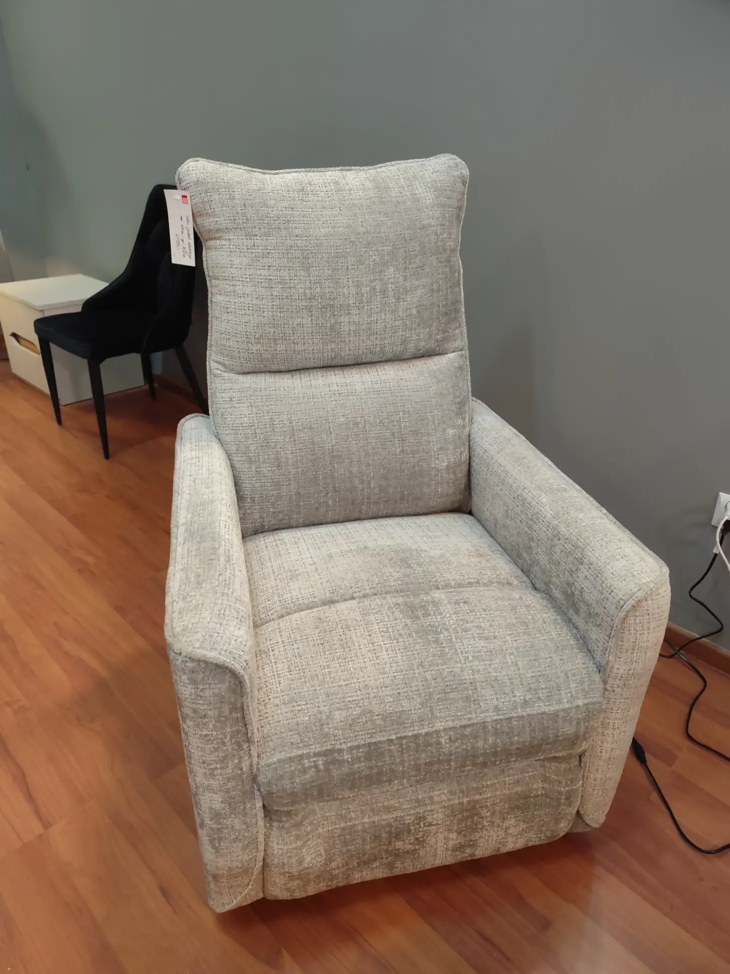 Meble Best Fotel z relaksem SOHO z funkcją relaks rozkładany elektryczny wypoczynkowy szary Meble Best Fotel z relaksem SOHO z funkcją relaks rozkładany elektryczny wypoczynkowy szary