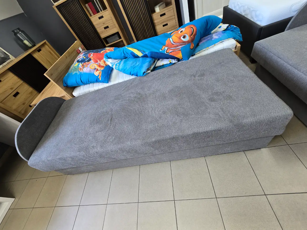 Tapczan OSLO łóżko jednoosobowe z pojemnikiem szare