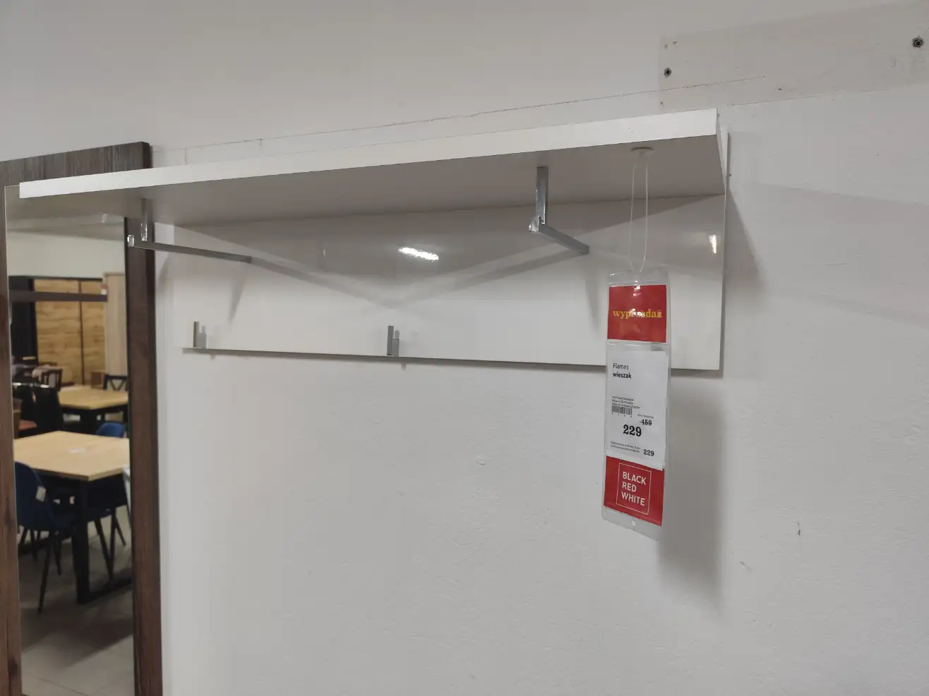 Black Red White Wieszak na ubrania FLAMES biały połysk Black Red White Wieszak na ubrania FLAMES biały połysk