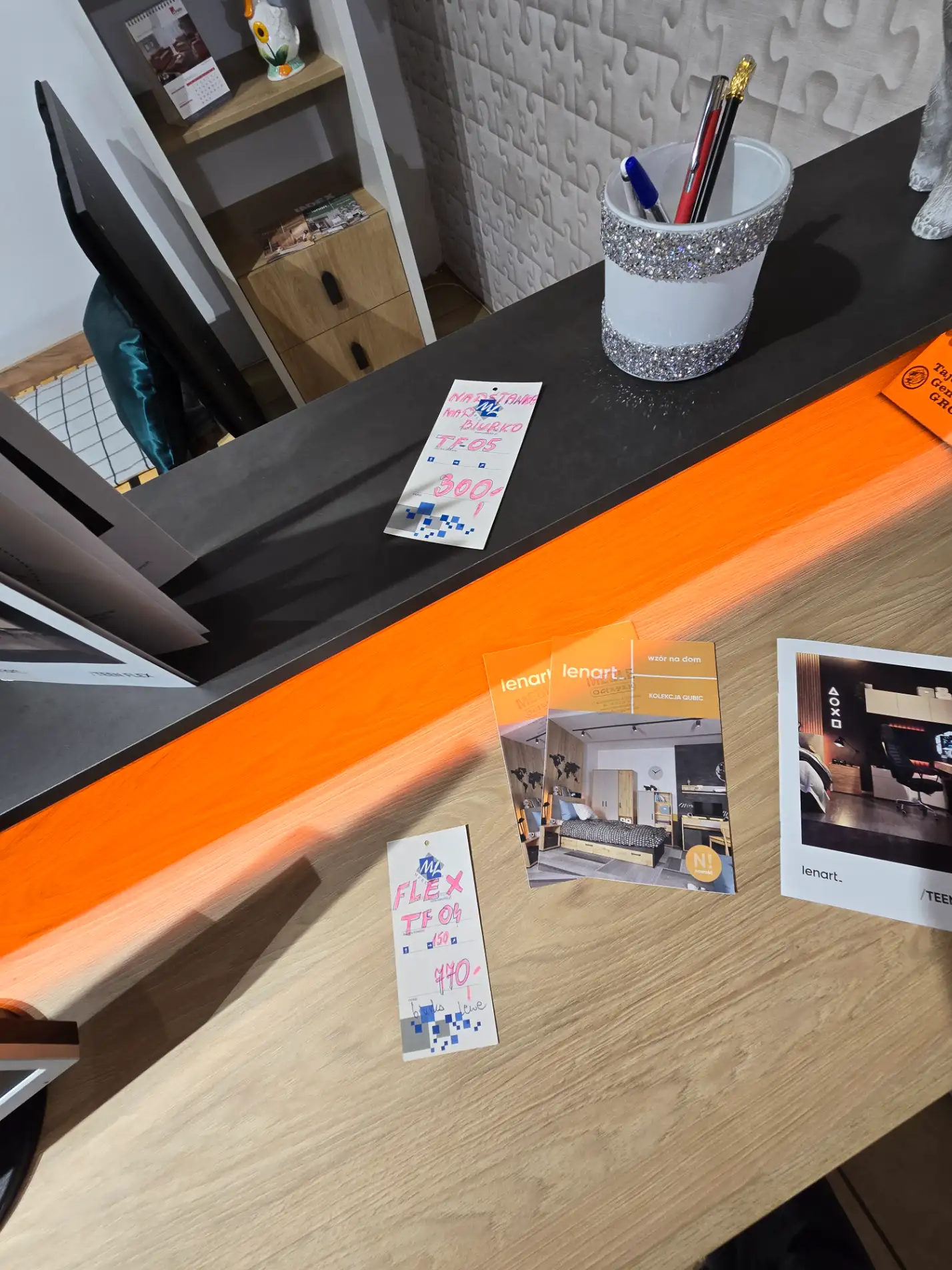 Lenart Zestaw mebli TEEN FLEX SET-01 LED biurko + nadstawka LED + szafki wiszące + panel TV + szafka