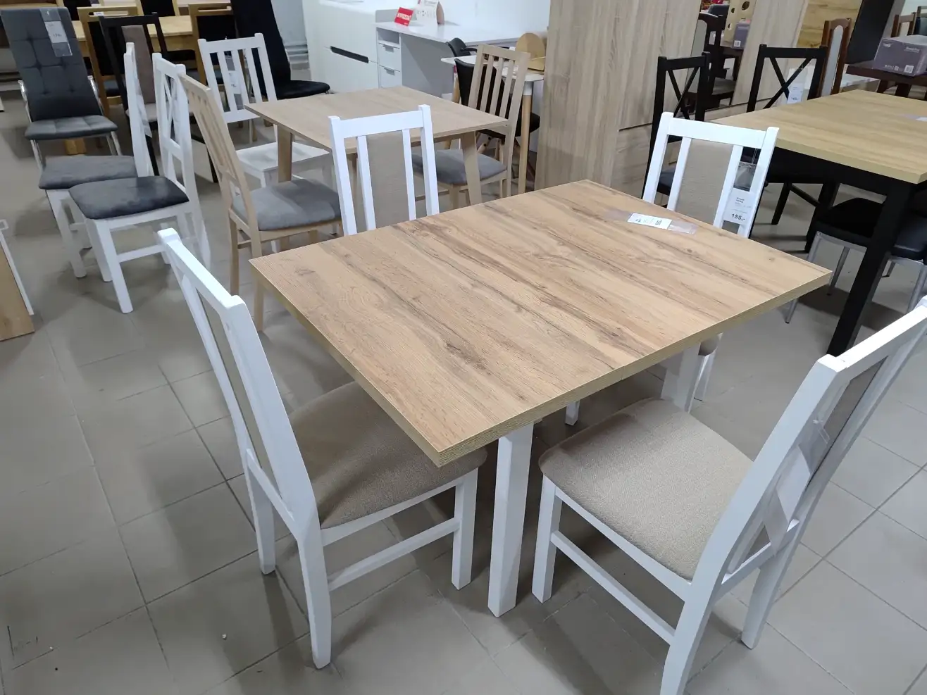 STÓŁ + 4 KRZESŁA STÓŁ + 4 KRZESŁA