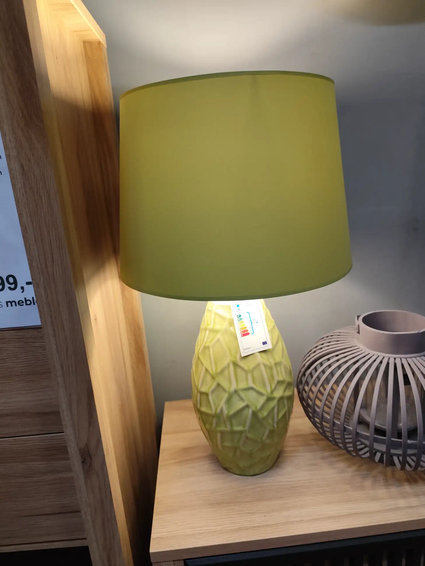 Zielona lampa stołowa z kloszem