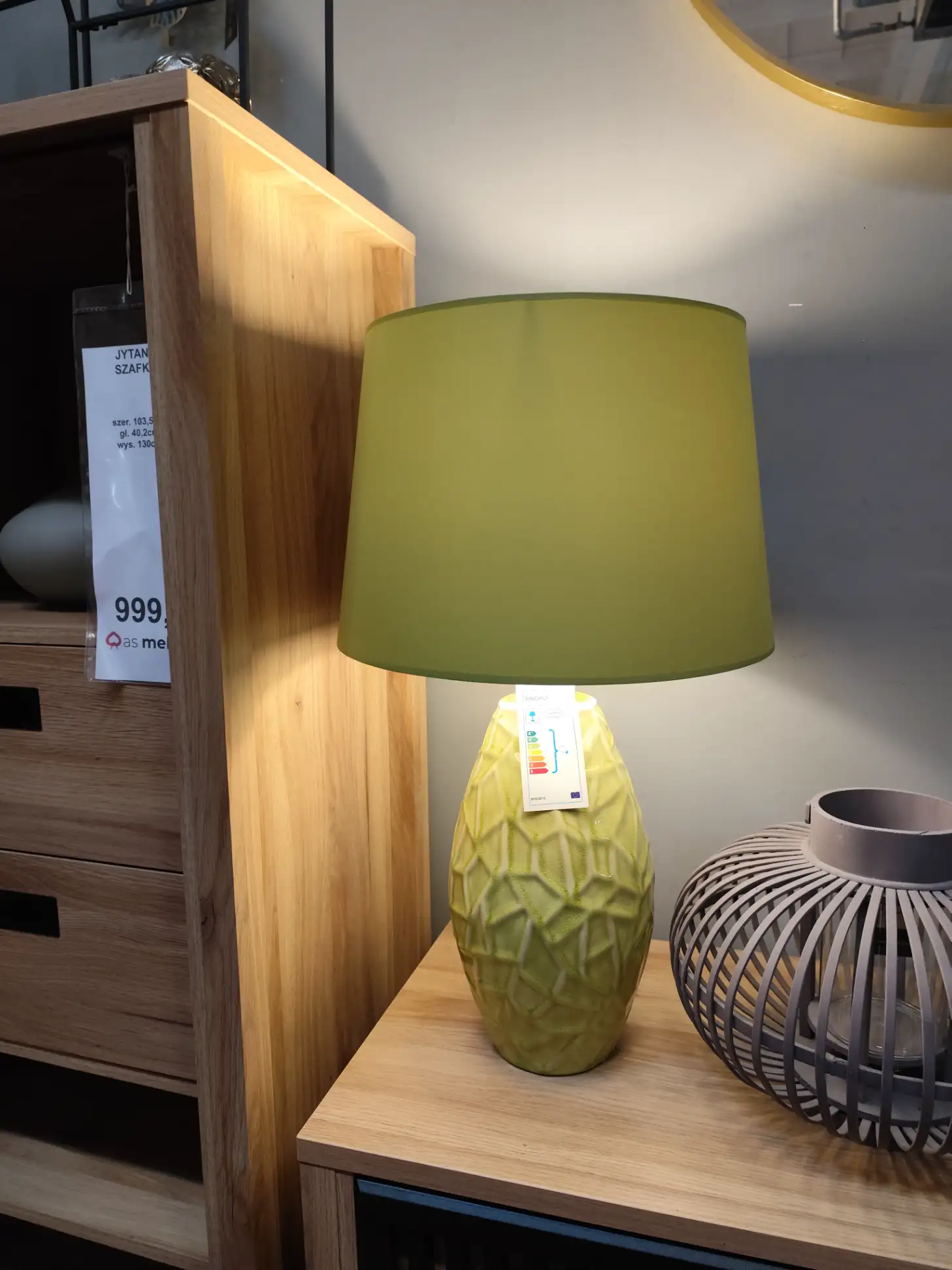 Zielona lampa stołowa z kloszem Zielona lampa stołowa z kloszem