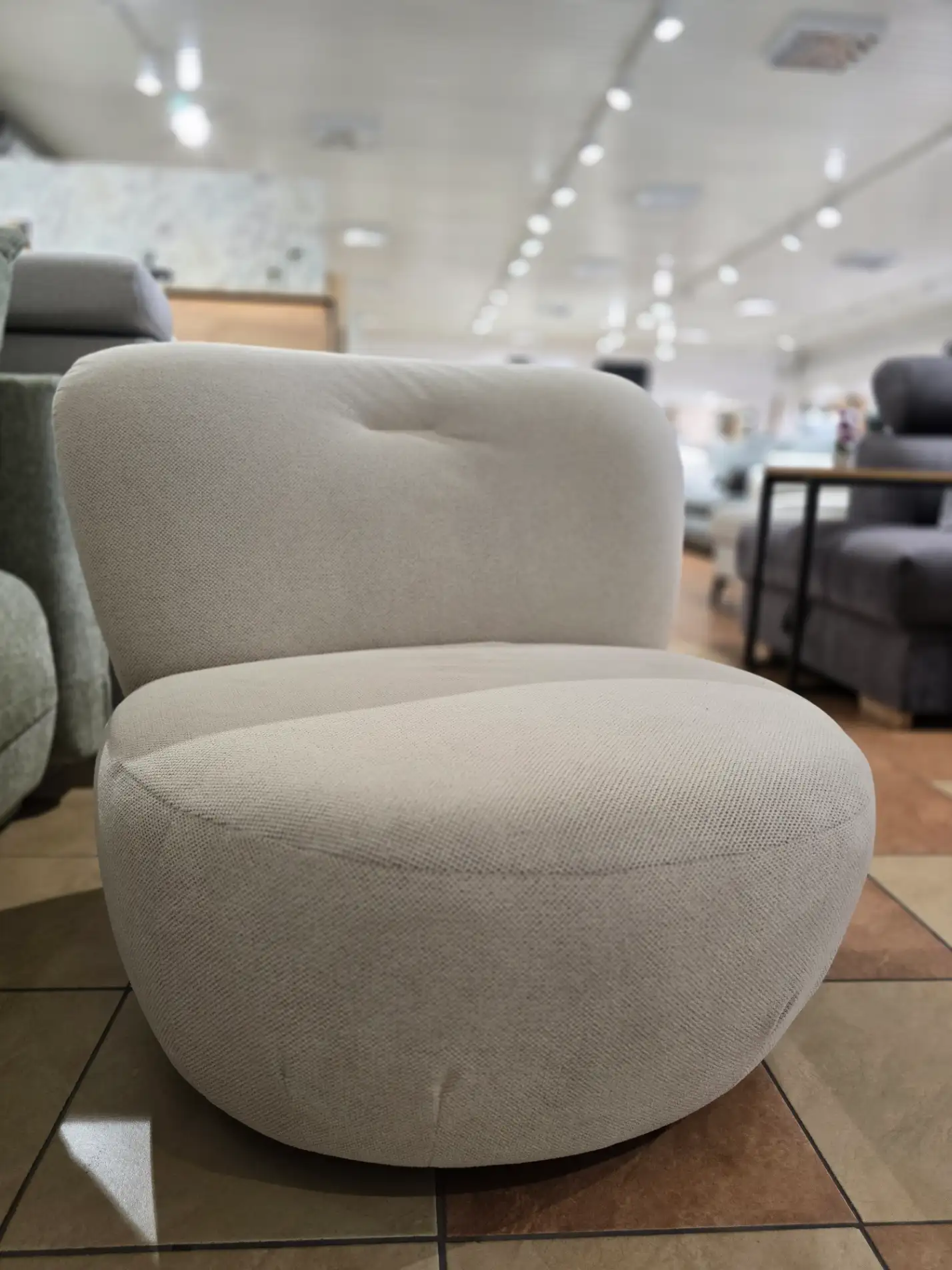 Fotel obrotowy MARLIE wypoczynkowy nowoczesny