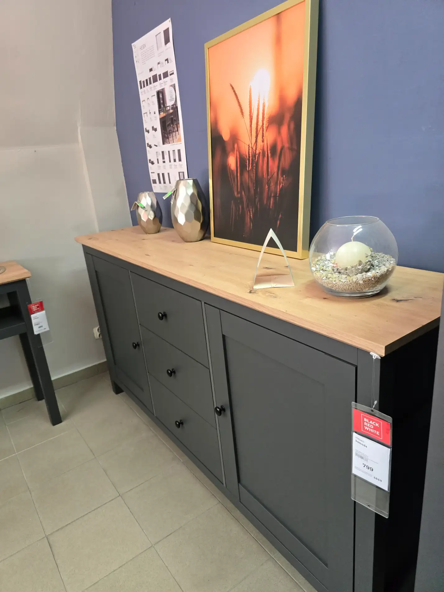Black Red White Komoda HESEN 186 cm z 2 drzwiami i 3 szufladami grafit / dąb artisan
