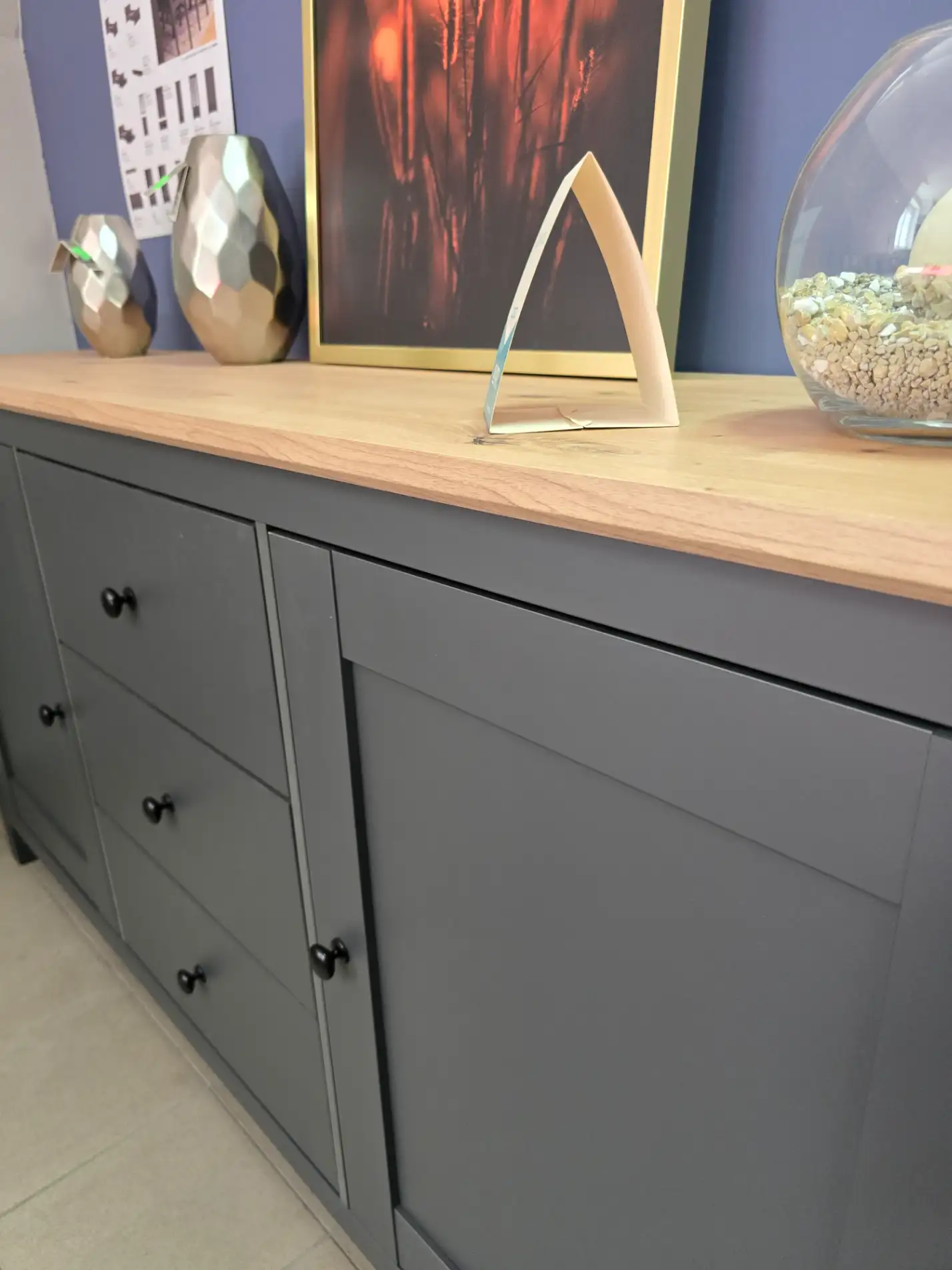 Black Red White Komoda HESEN 186 cm z 2 drzwiami i 3 szufladami grafit / dąb artisan