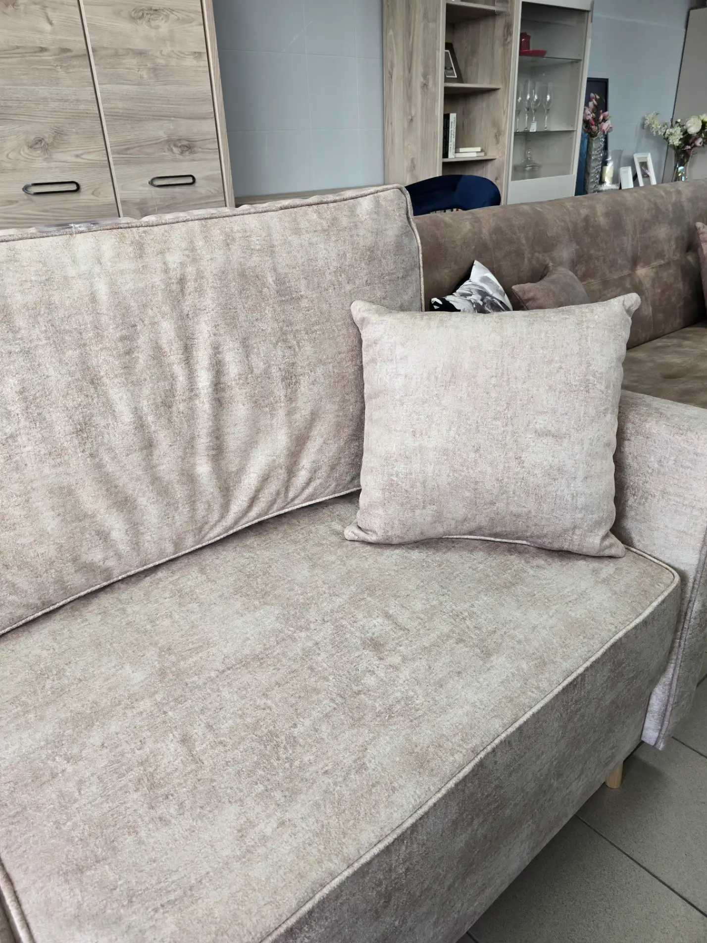 Forte Sofa LORISA kanapa z funkcją spania i pojemnikiem na pościel