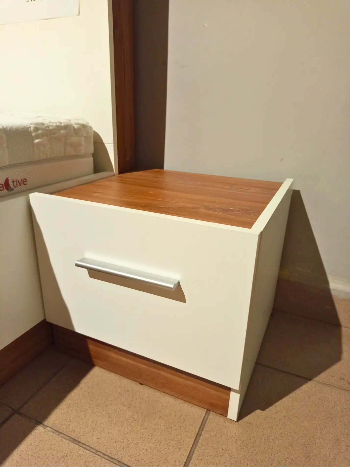 Lenart Kolekcja DENTRO - Łóżko z materacem + stolik nocny - zestaw Lenart Kolekcja DENTRO - Łóżko z materacem + stolik nocny - zestaw