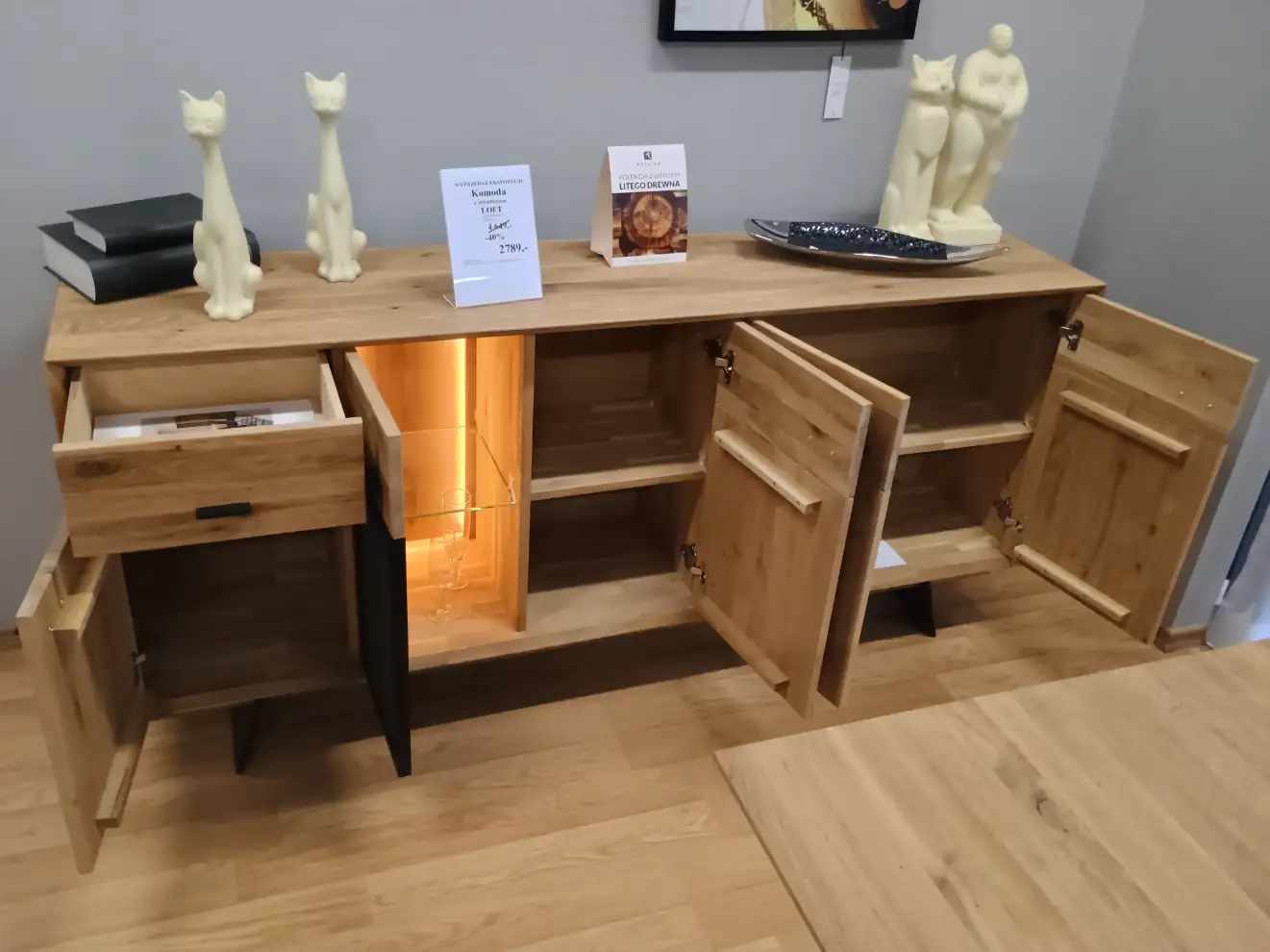 Krysiak komoda LOFT z oświetleniem LOF.013.DX