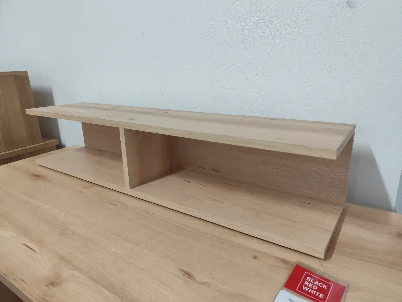 Black Red White Półka wisząca NAMEK na książki Black Red White Półka wisząca NAMEK na książki