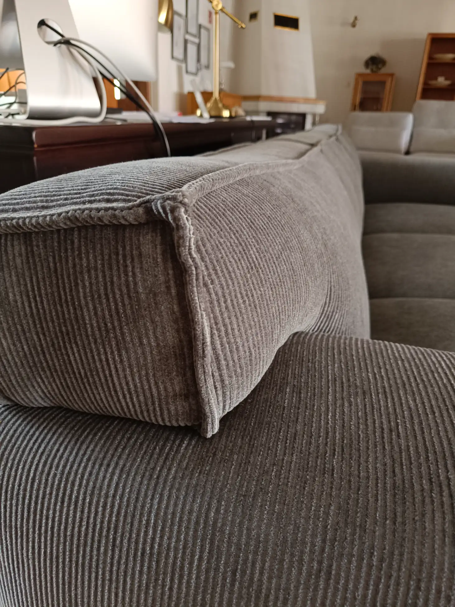 MTI Furninova Sofa Vesta F-Special 4 Comf_M