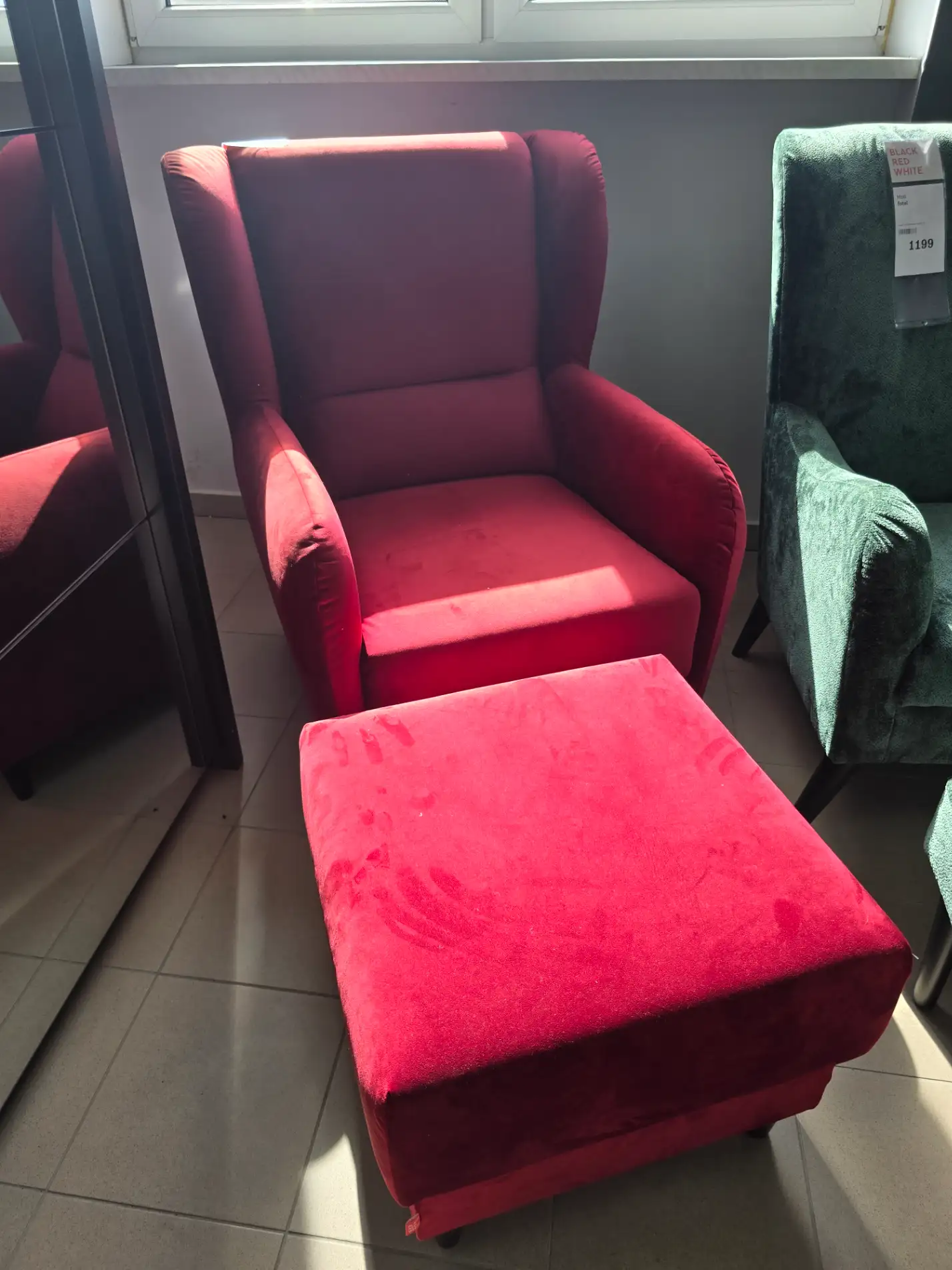 Black Red White Fotel uszak PASOS czerwowny + podnóżek Puf PASOS czerwony