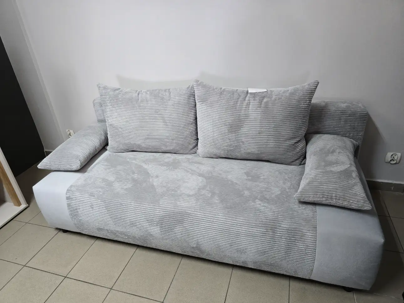 Black Red White Sofa GAPI kanapa z funkcją spania DL i pojemnikiem na pościel welur szara
