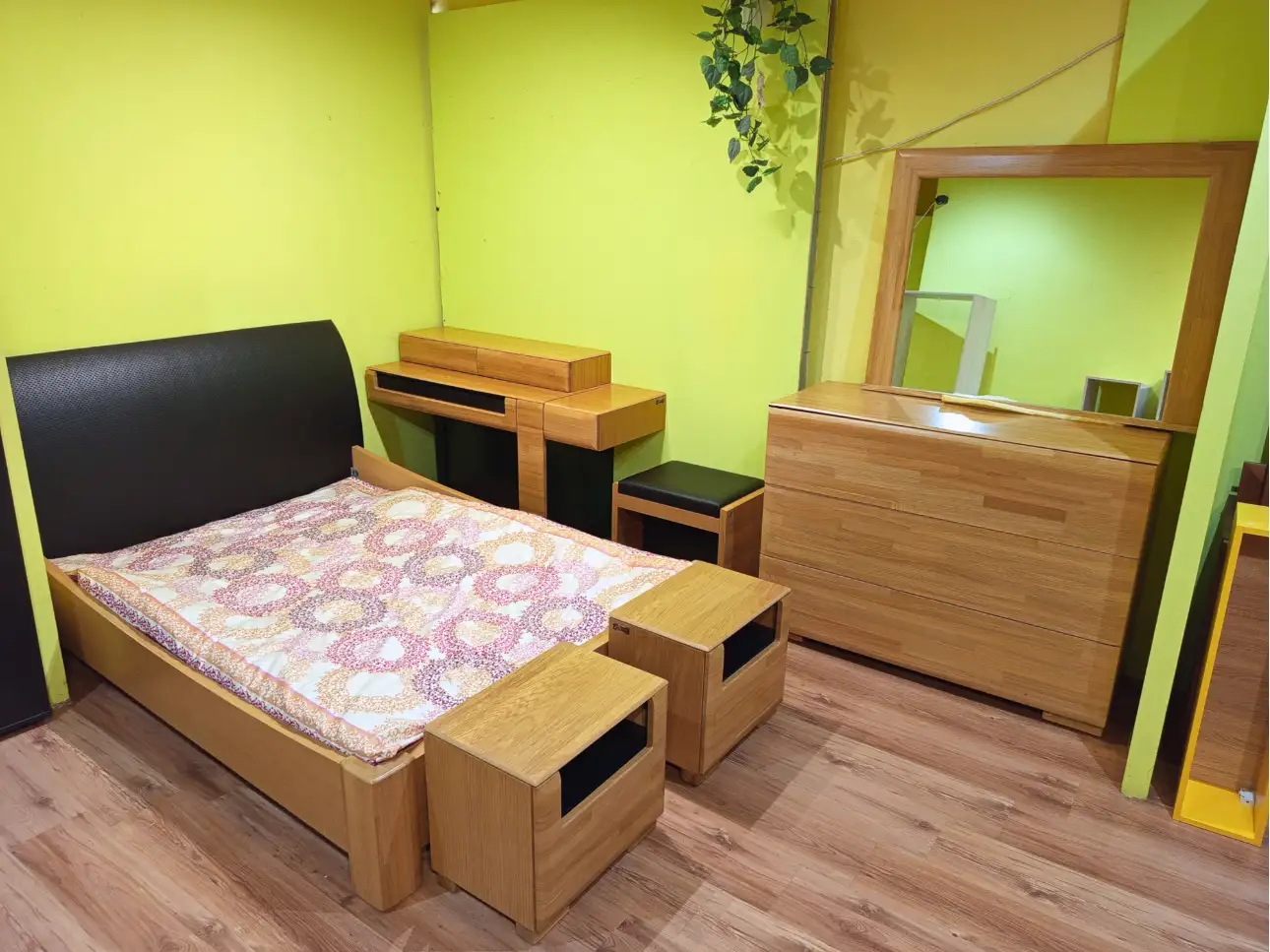 Mebin Kolekcja ROSSANO - ZESTAW - Łóżko + 2 x szafki nocne + Toaletka + Komoda + Lustro + Stołek Mebin Kolekcja ROSSANO - ZESTAW - Łóżko + 2 x szafki nocne + Toaletka + Komoda + Lustro + Stołek