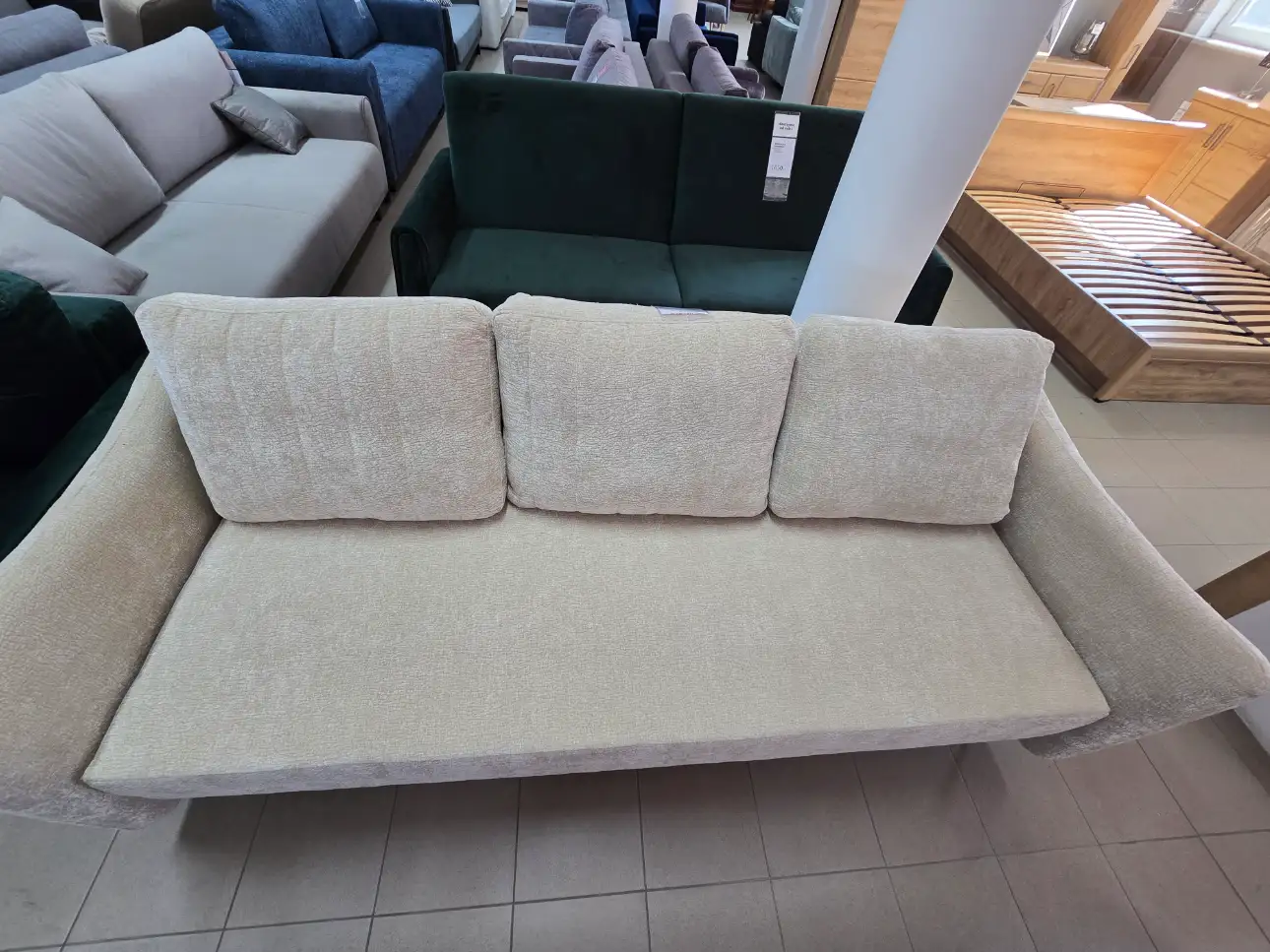 Sofa LATINA HR kanapa z funkcją spania i pojemnikiem beżowa