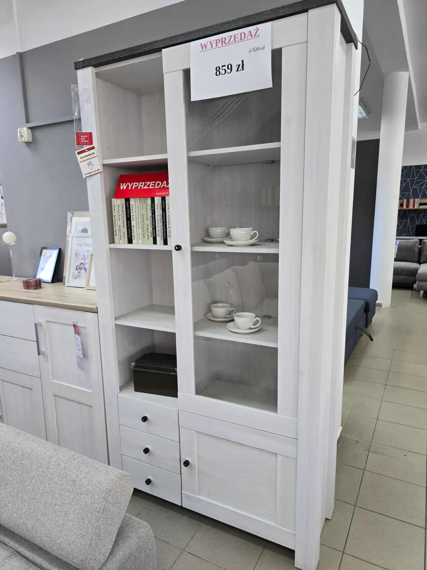 Black Red White Witryna ANTWERPEN biała 105 x 203 cm Black Red White Witryna ANTWERPEN biała 105 x 203 cm