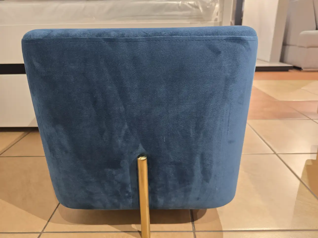 Halmar Pufa CORNO granatowy złote nóżki kwadratowa Halmar Pufa CORNO granatowy złote nóżki kwadratowa