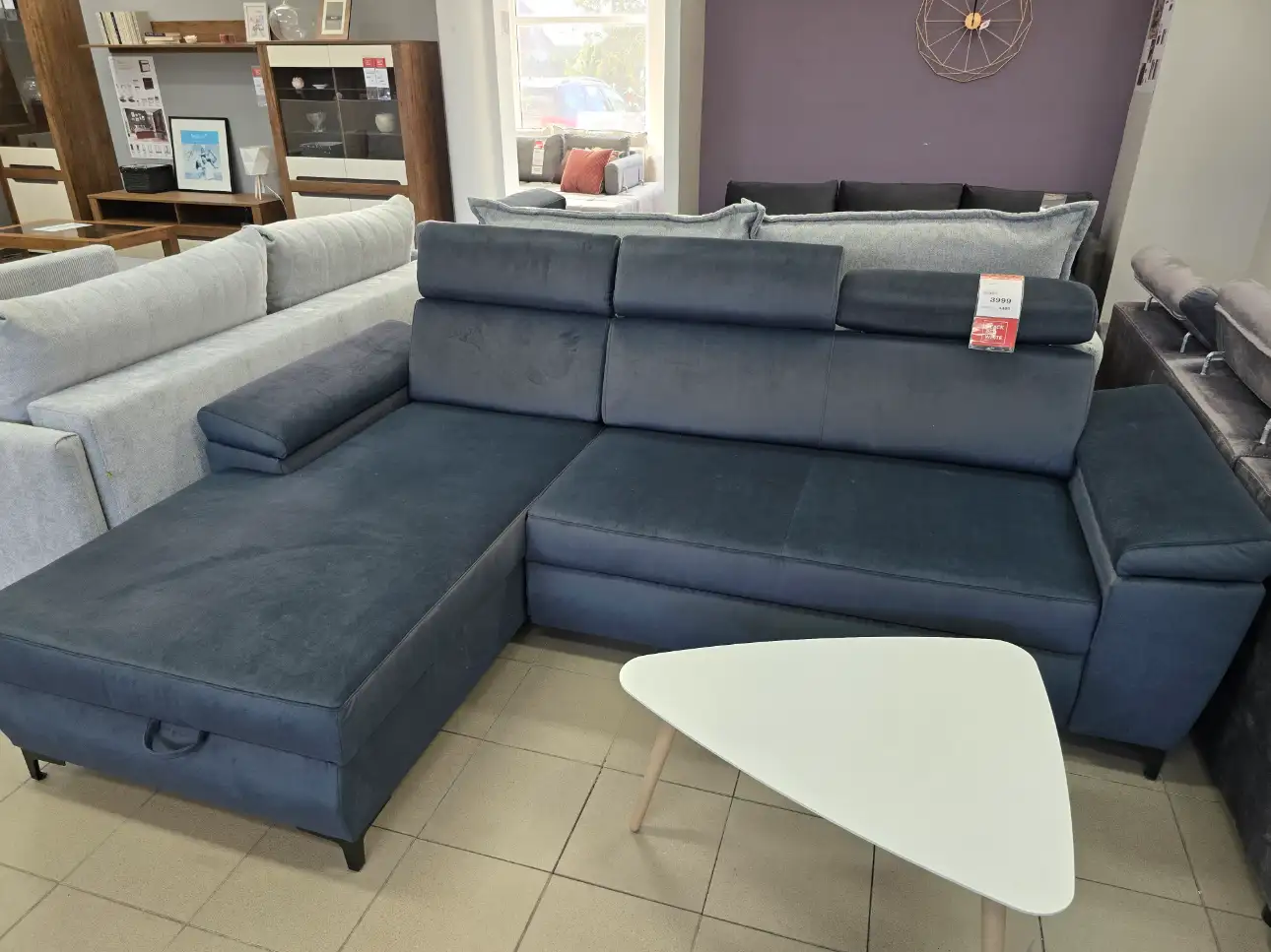 Black Red White Narożnik SANTI z funkcją spania i dwoma pojemnikami 258 x 176 cm Black Red White Narożnik SANTI z funkcją spania i dwoma pojemnikami 258 x 176 cm