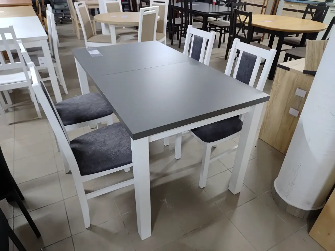 STÓŁ + 4 KRZESŁA STÓŁ + 4 KRZESŁA