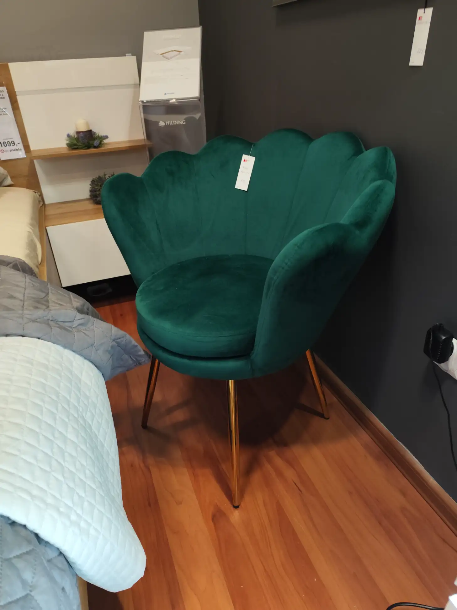 Fotel TULIPAN muszelka butelkowa zieleń FR1-FX złote nogi tapicerowany velvet 