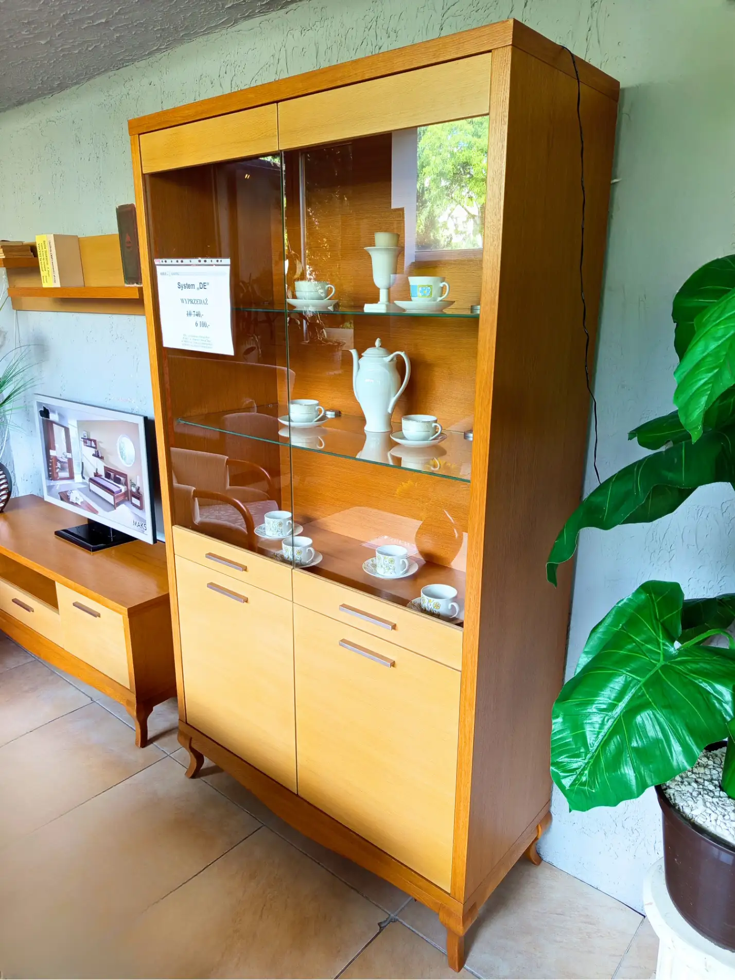 Zestaw Mebli Kolekcja "DE" RTV + Komoda + Witryna + Półka Zestaw Mebli Kolekcja "DE" RTV + Komoda + Witryna + Półka