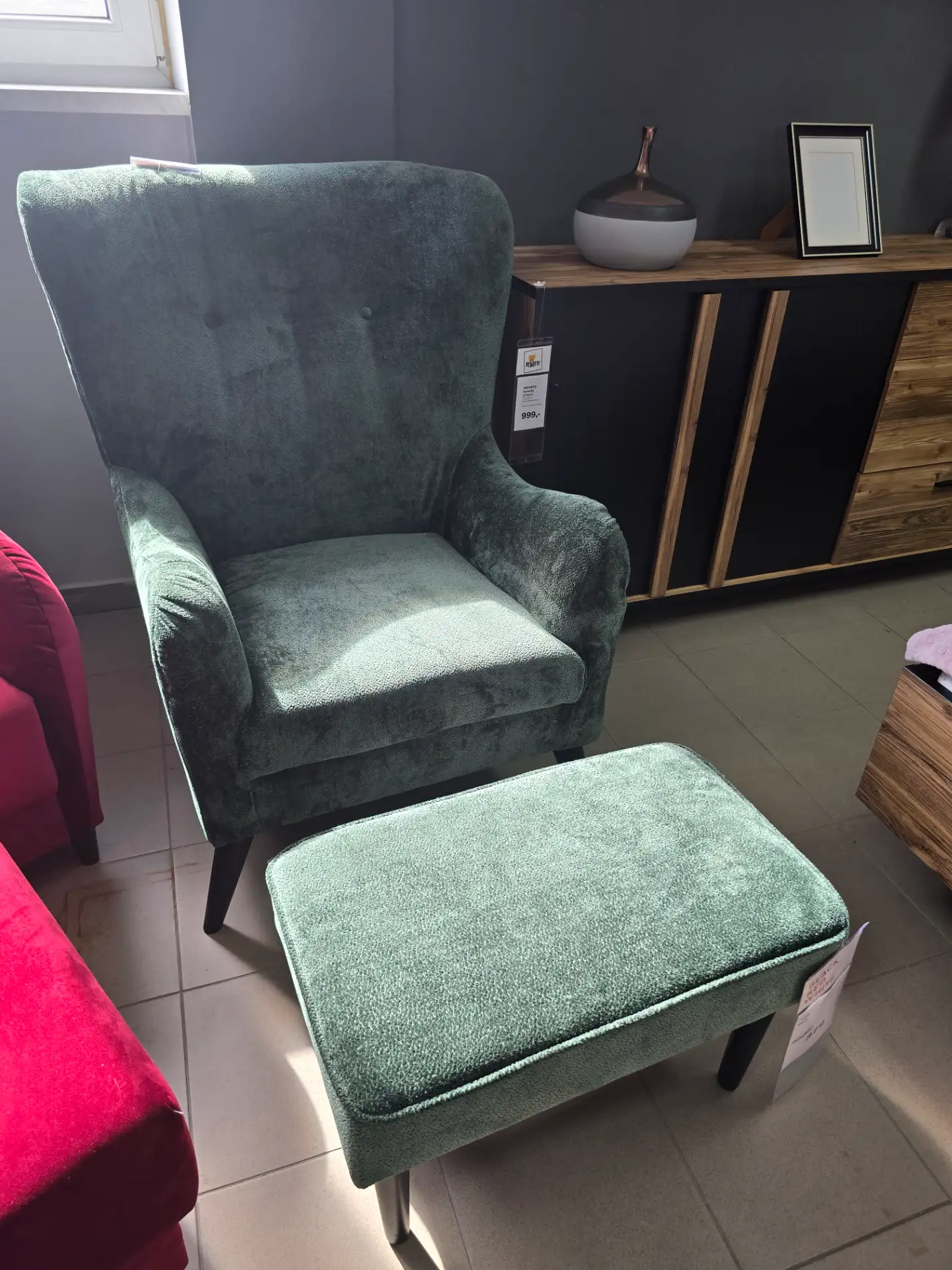 Black Red White Fotel uszak MOTI zielony 