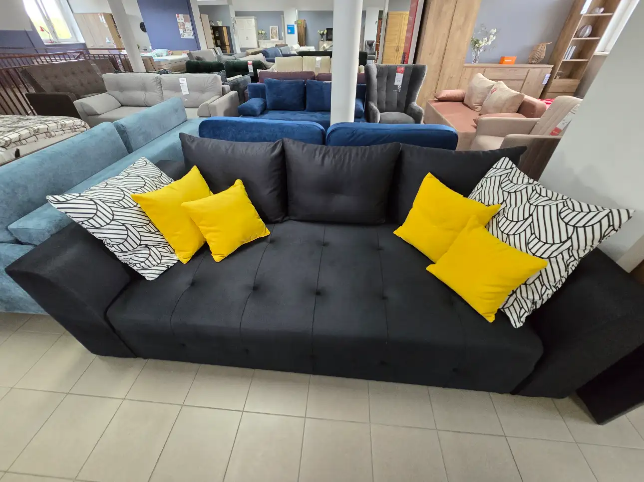 Black Red White Sofa ROYAL IV kanapa z funkcją spania trzyosobowa czarna welurowa