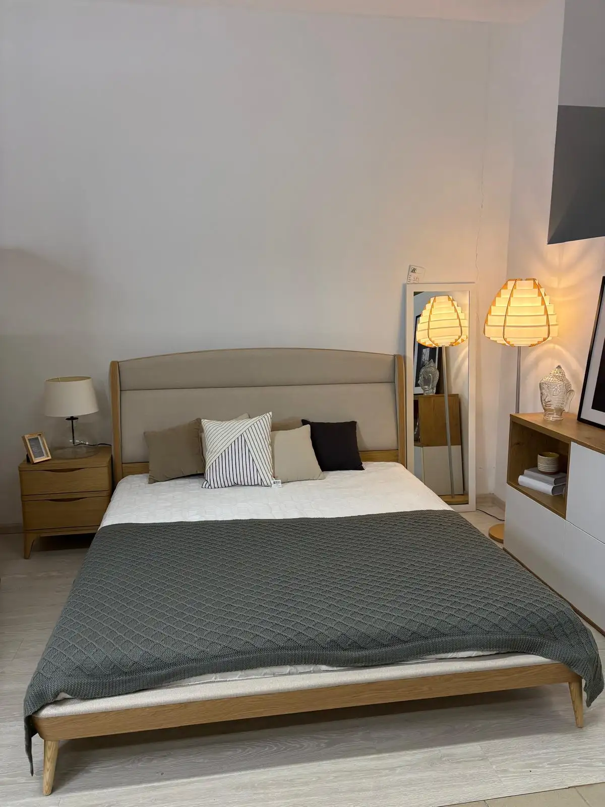 Fabbi Mobili Zestaw Mebli JAZZ Łóżko + Stolik nocny dąb jasny meble premium