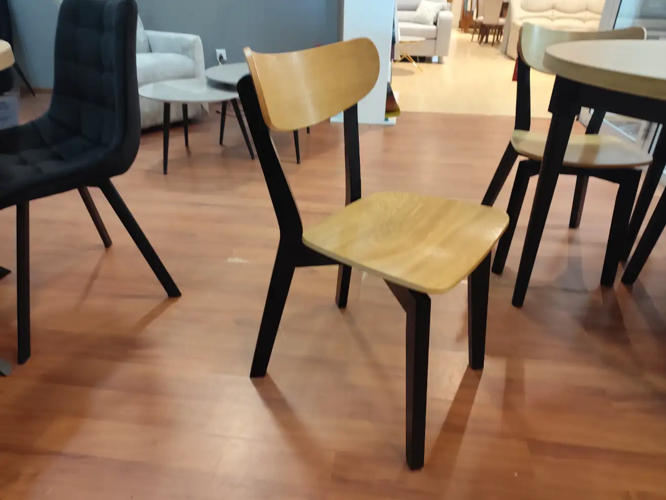 Zestaw 4 krzeseł BLANCA Zestaw 4 krzeseł BLANCA