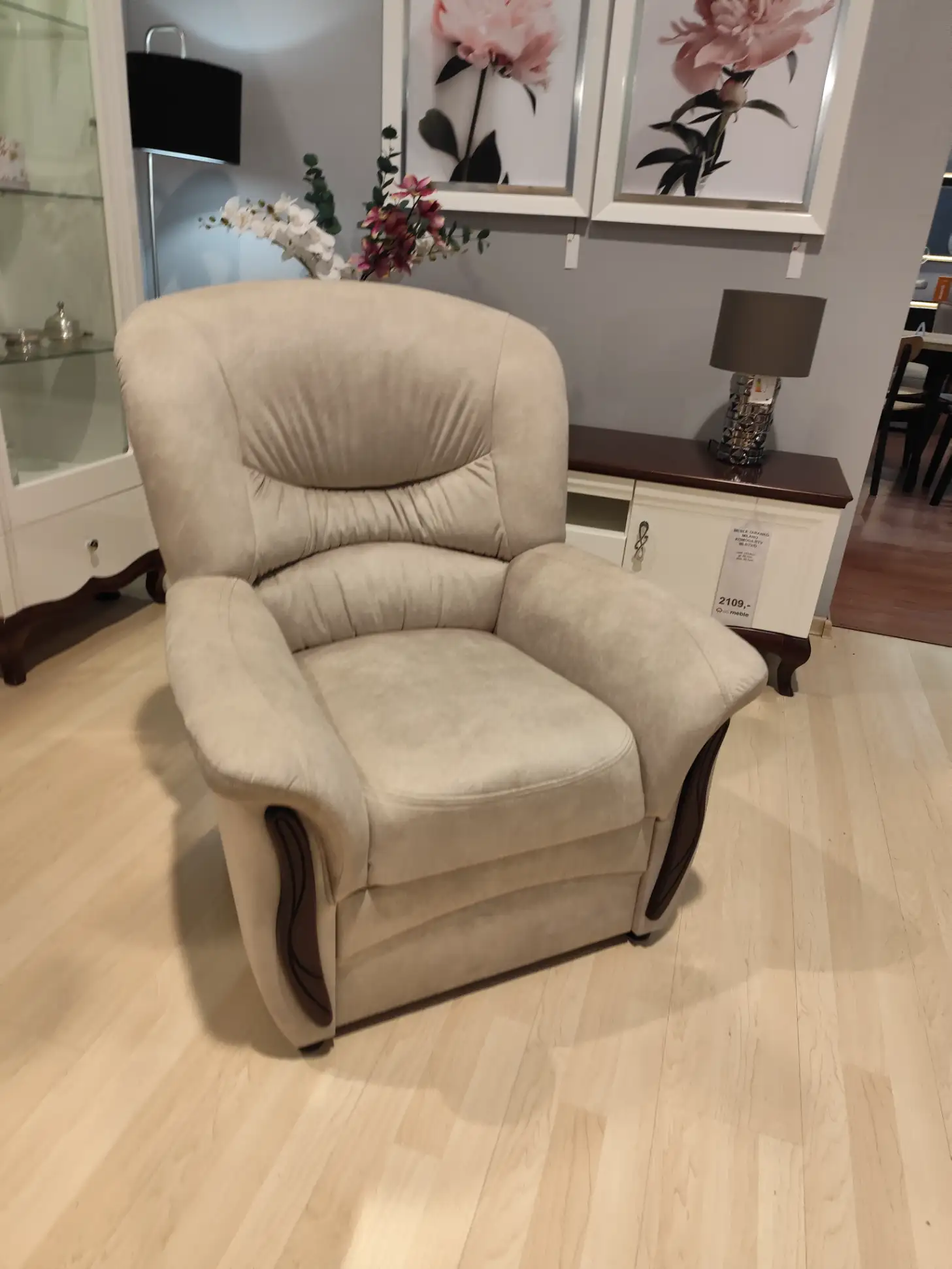 Meblomak Fotel GENUA LUX 1P z pojemnikiem na pościel klasyczny stylowy Meblomak Fotel GENUA LUX 1P z pojemnikiem na pościel klasyczny stylowy