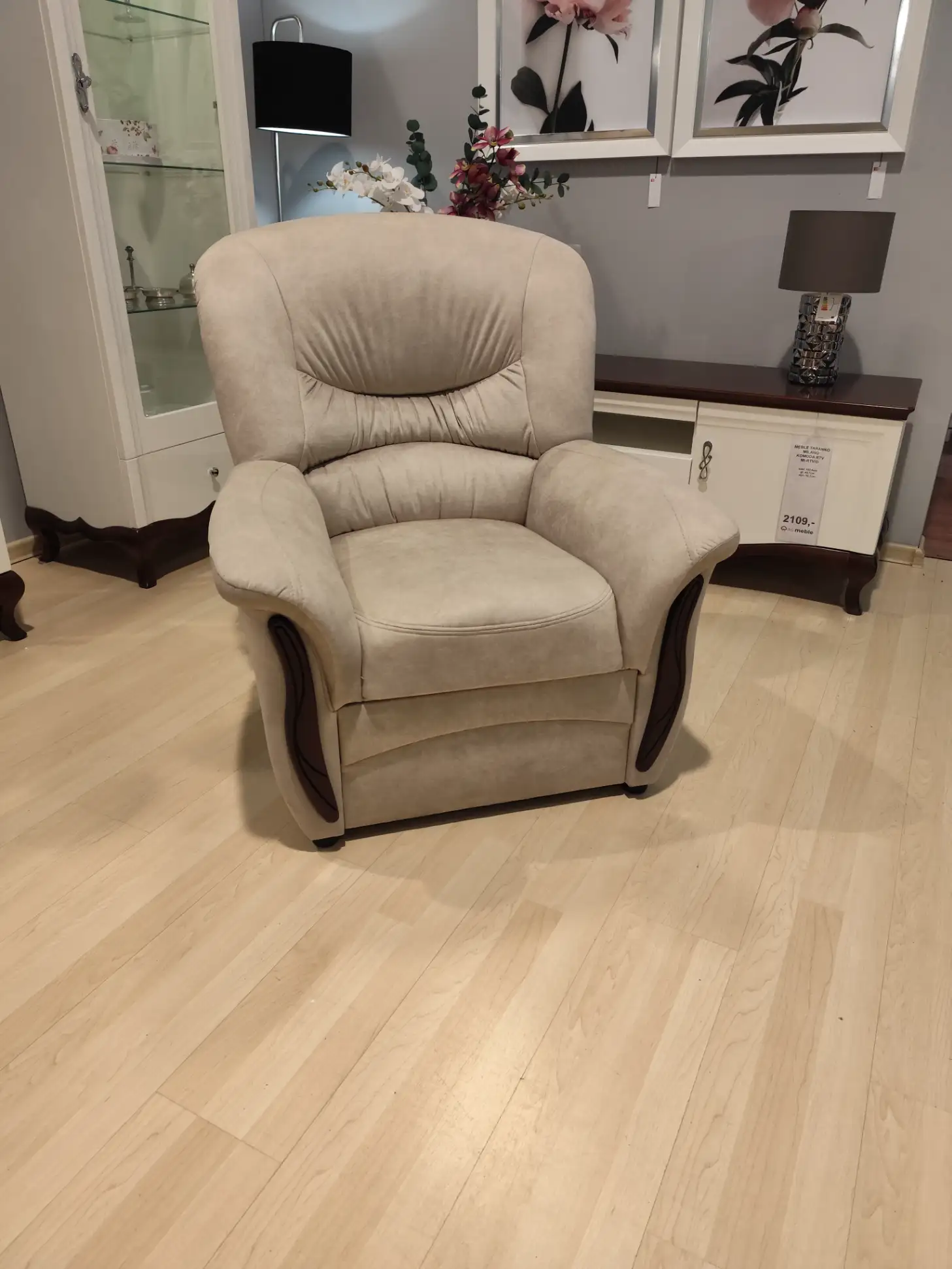 Meblomak Fotel GENUA LUX 1P z pojemnikiem na pościel klasyczny stylowy Meblomak Fotel GENUA LUX 1P z pojemnikiem na pościel klasyczny stylowy