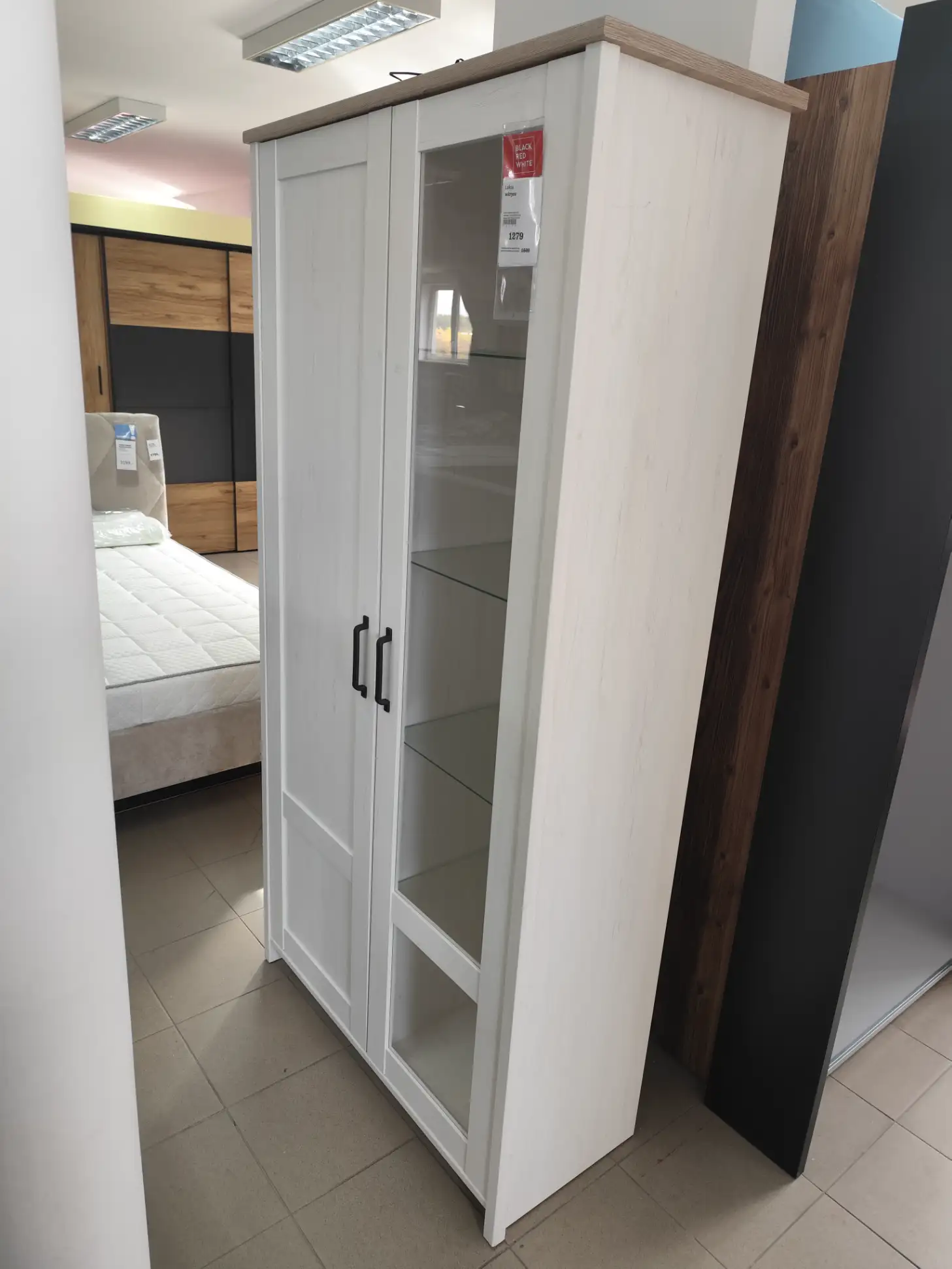 Black Red White Witryna LOKSA 102 cm z 2 drzwiami sosna andersen biała Black Red White Witryna LOKSA 102 cm z 2 drzwiami sosna andersen biała