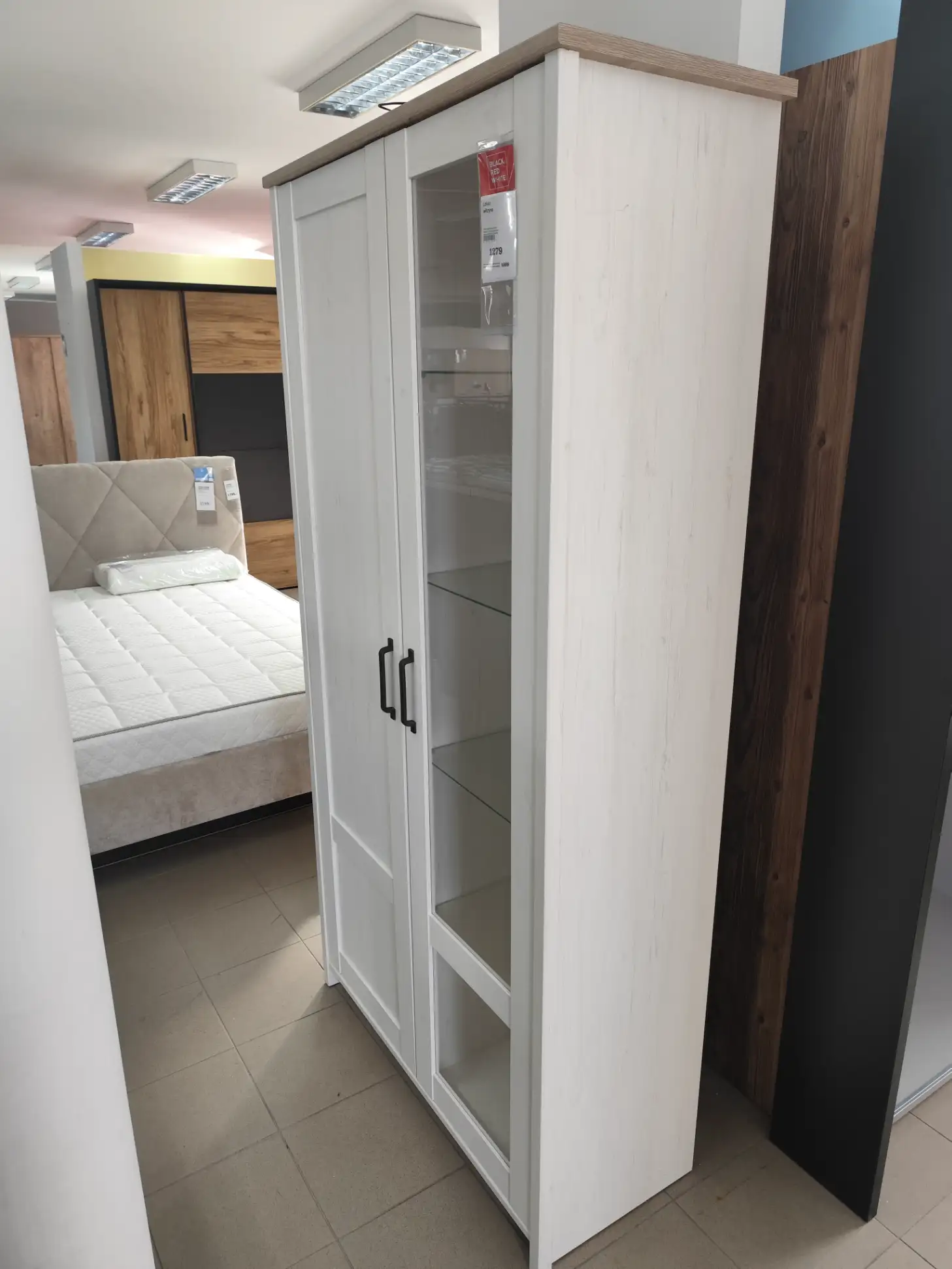 Black Red White Witryna LOKSA 102 cm z 2 drzwiami sosna andersen biała Black Red White Witryna LOKSA 102 cm z 2 drzwiami sosna andersen biała