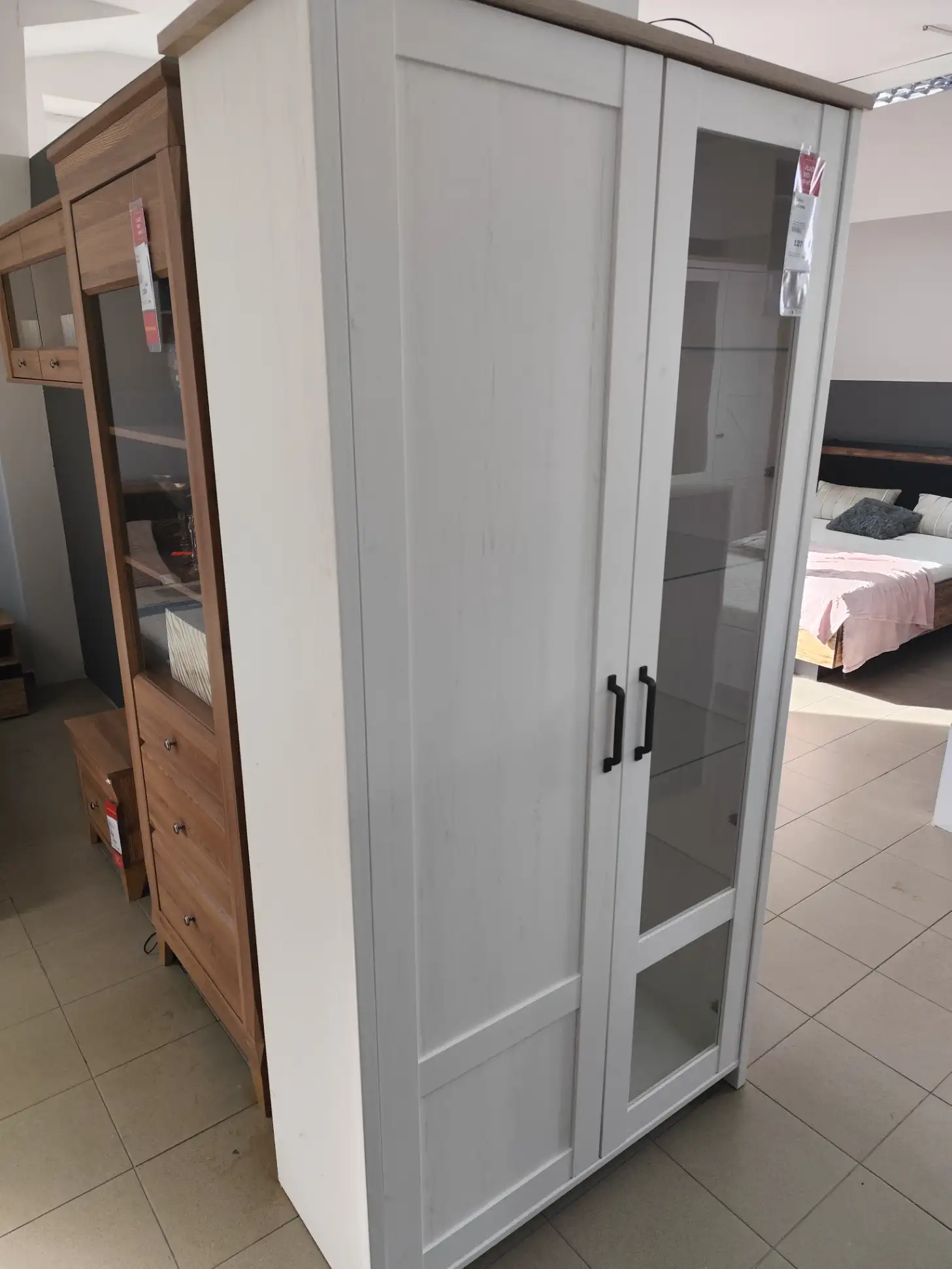 Black Red White Witryna LOKSA 102 cm z 2 drzwiami sosna andersen biała Black Red White Witryna LOKSA 102 cm z 2 drzwiami sosna andersen biała