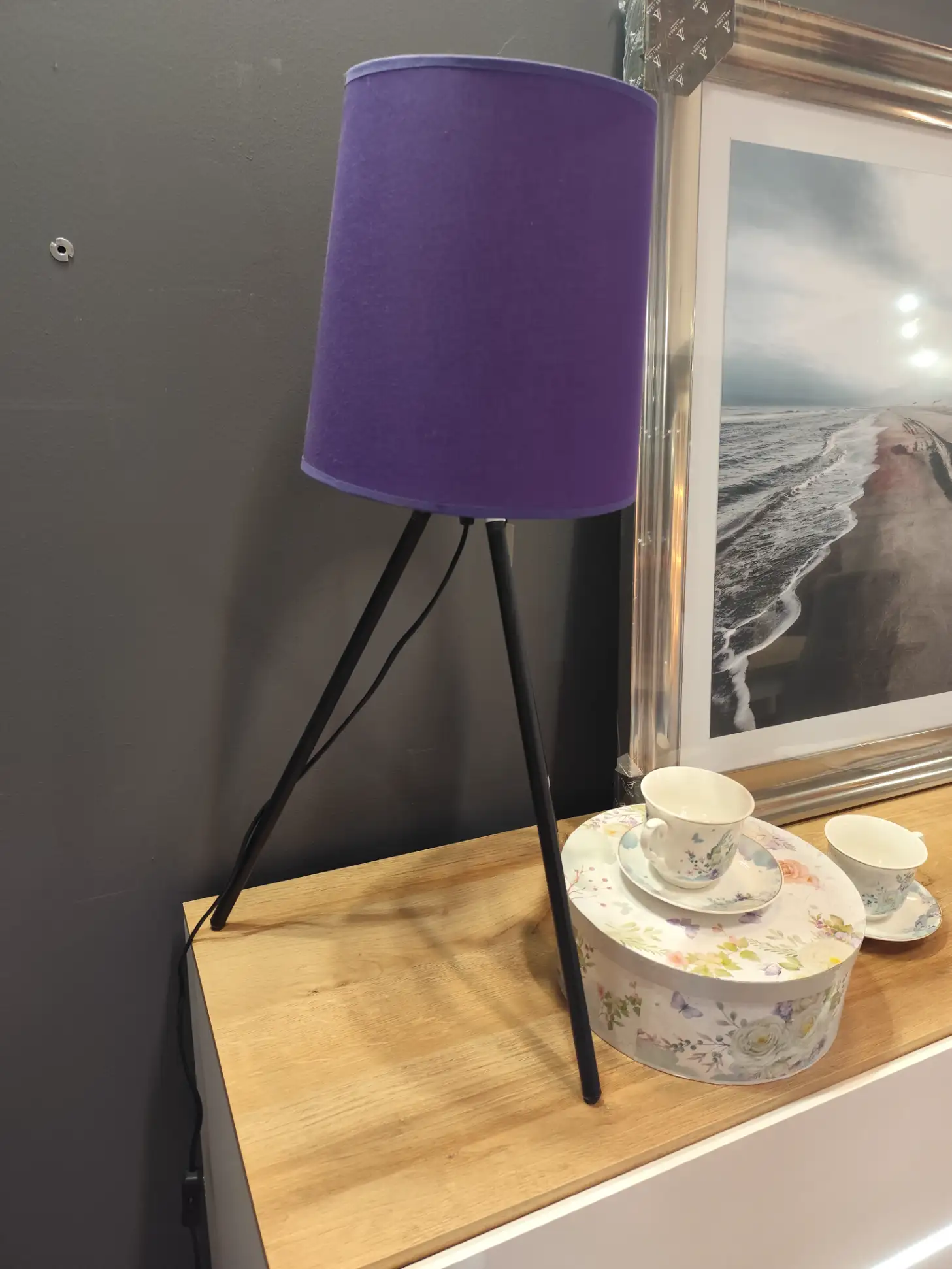 Lampka stołowa PRINCESS fioletowa trójnóg Lampka stołowa PRINCESS fioletowa trójnóg