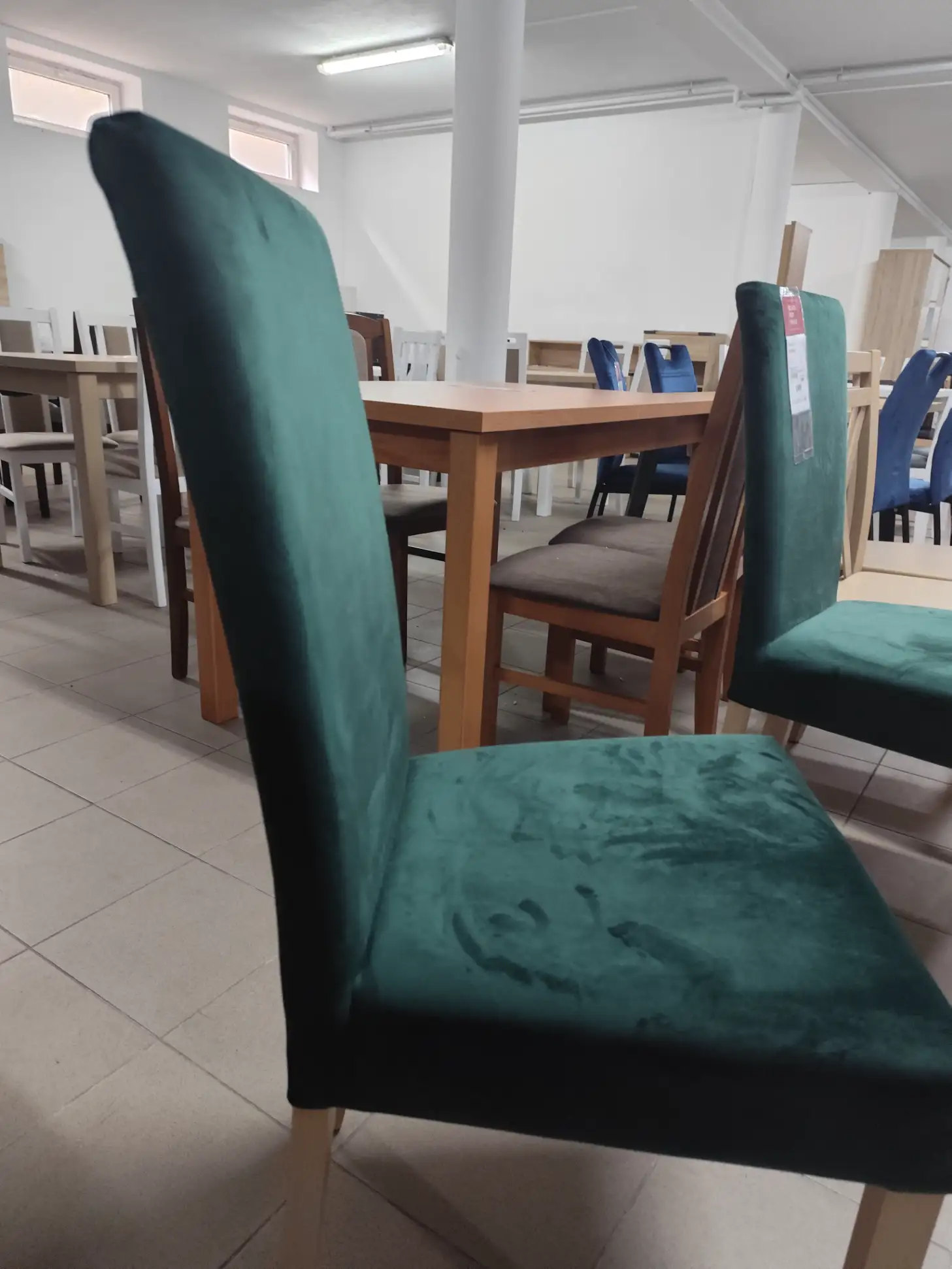 Black Red White 2 x Krzesło CAMPEL zielone tapicerowane VELVET zestaw Black Red White 2 x Krzesło CAMPEL zielone tapicerowane VELVET zestaw