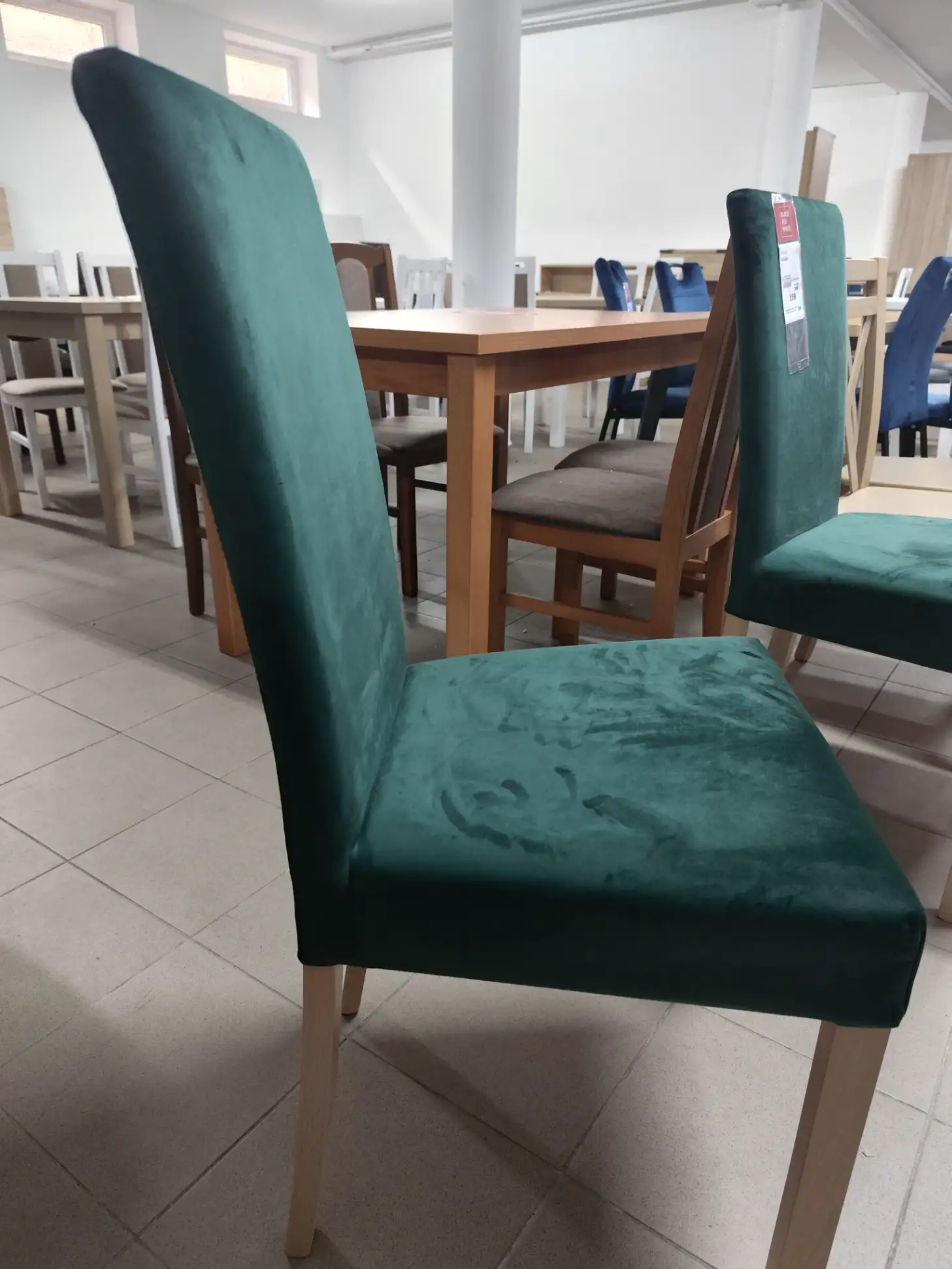 Black Red White 2 x Krzesło CAMPEL zielone tapicerowane VELVET zestaw Black Red White 2 x Krzesło CAMPEL zielone tapicerowane VELVET zestaw